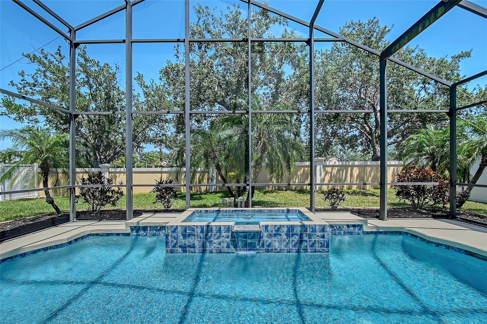 Image 36 of 52 For 6605 38th Lane E