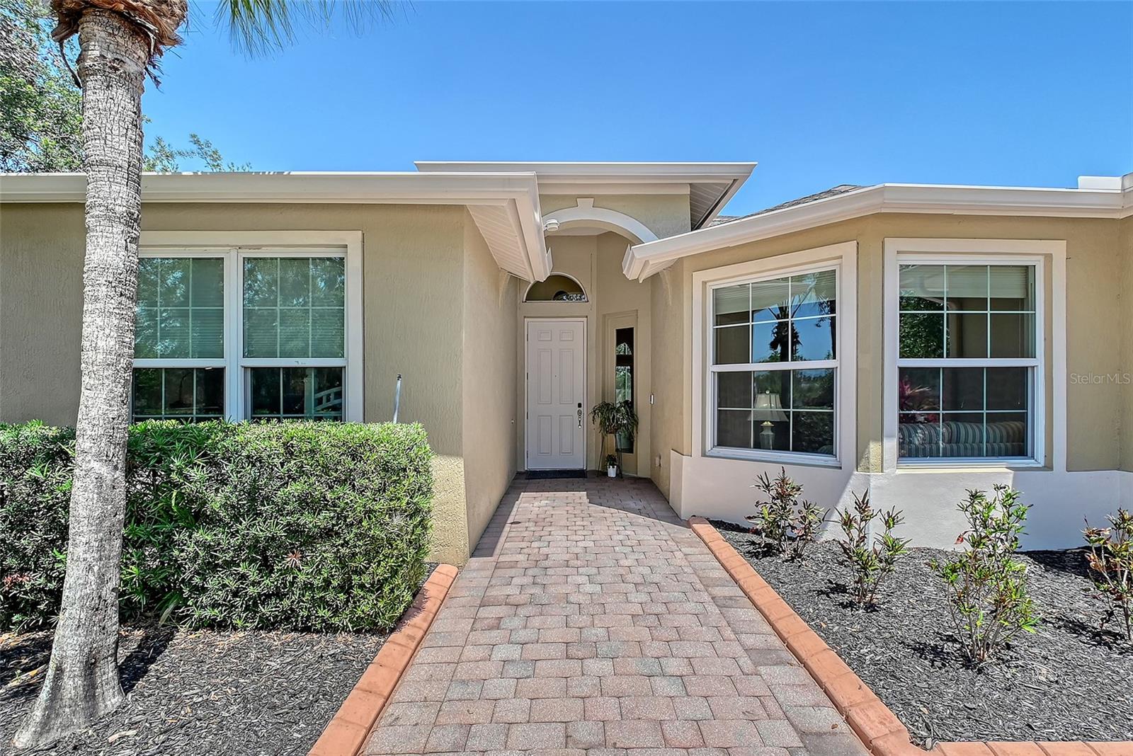 Image 4 of 52 For 6605 38th Lane E