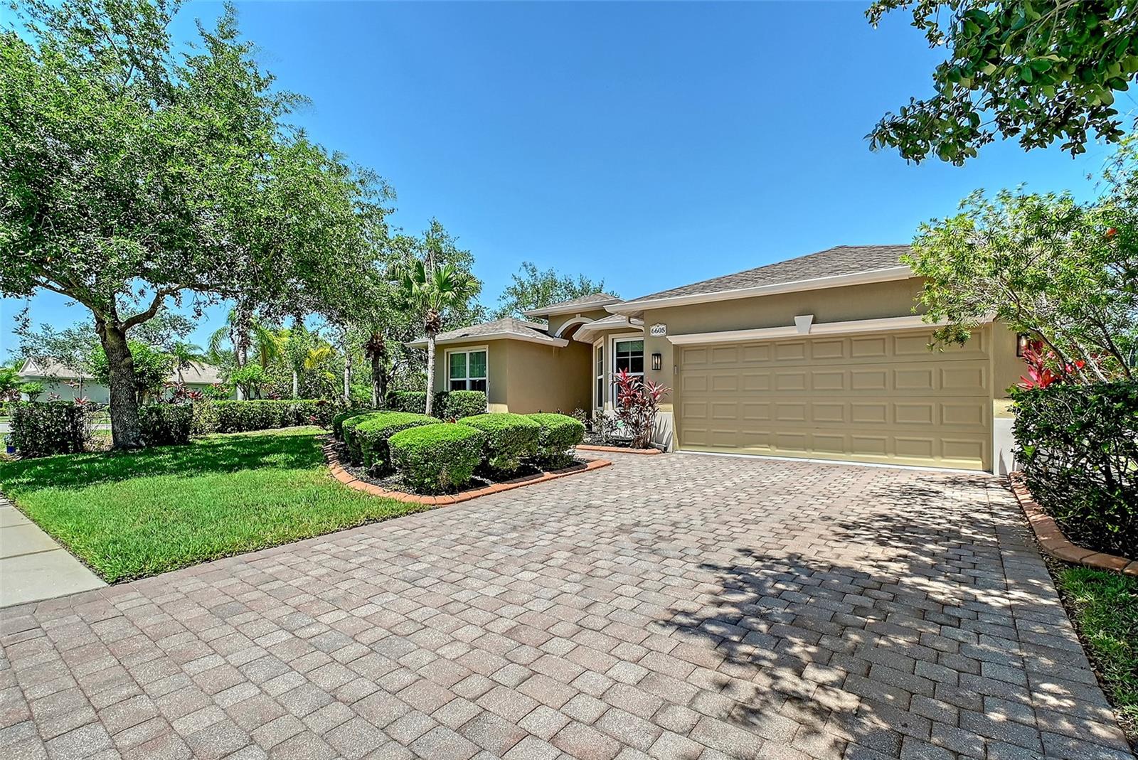 Image 5 of 52 For 6605 38th Lane E