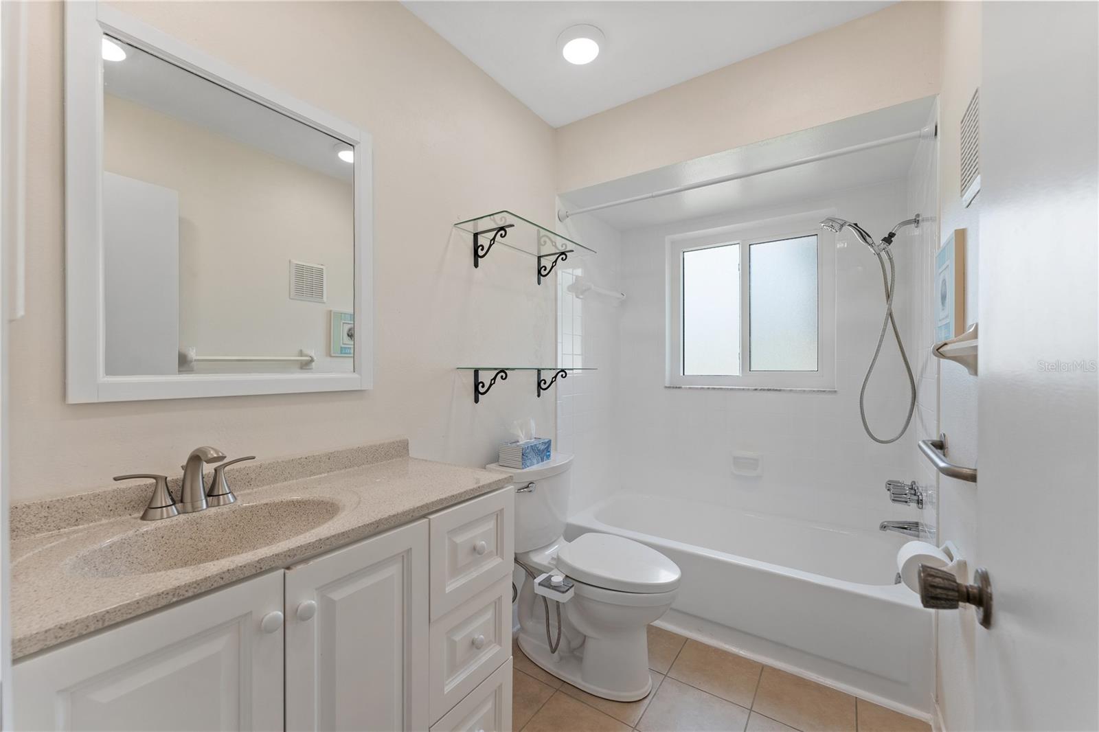 Image 10 of 32 For 5709 13th Avenue W