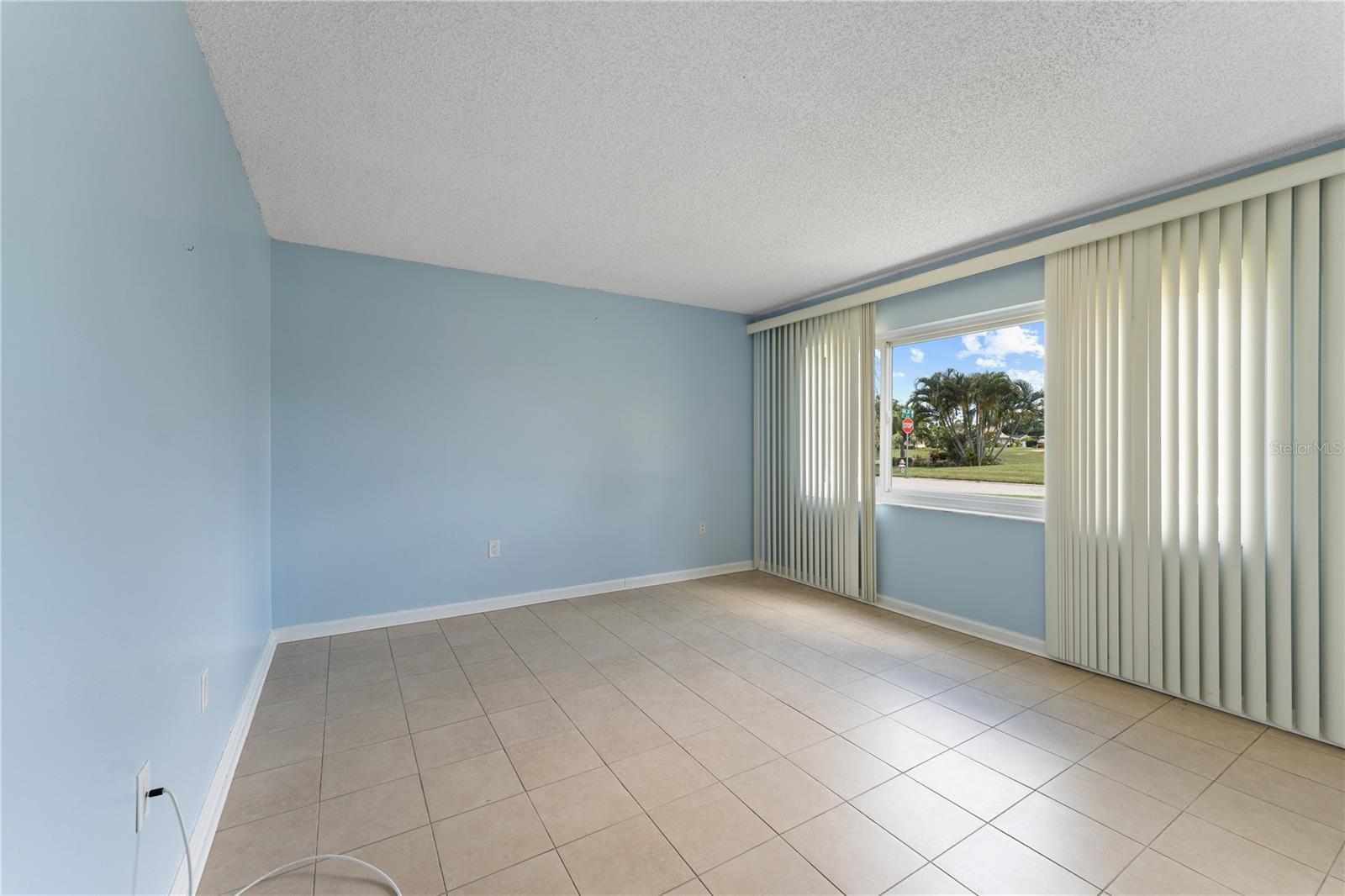 Image 13 of 32 For 5709 13th Avenue W