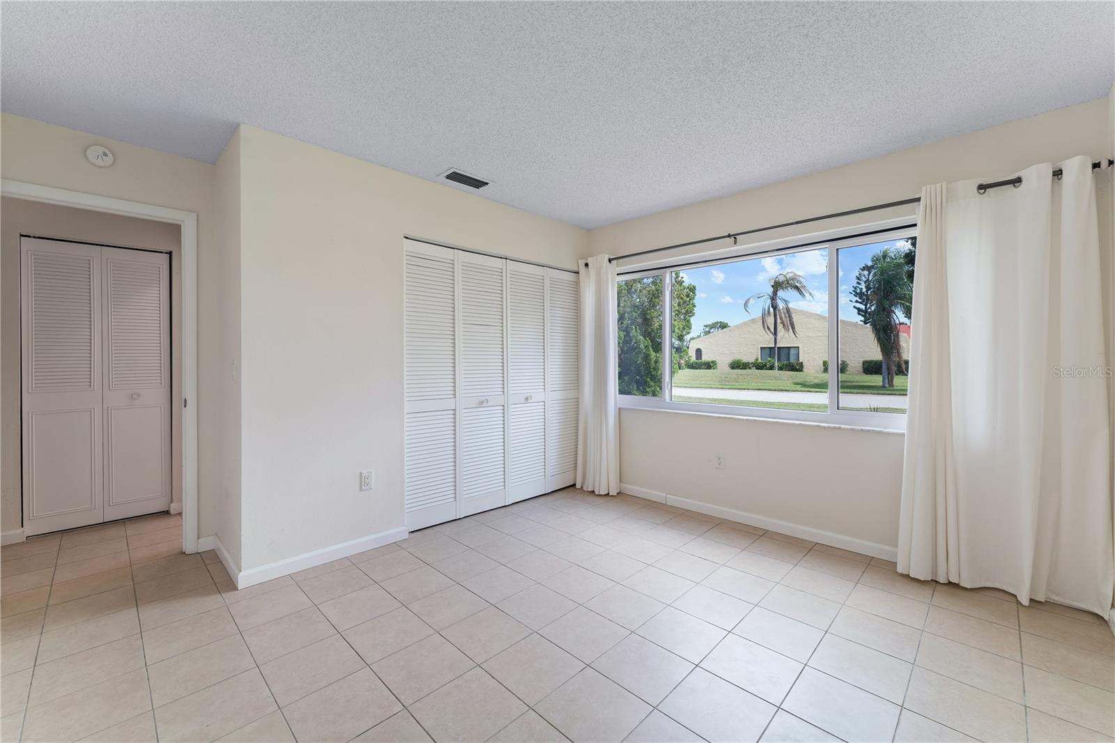 Image 9 of 32 For 5709 13th Avenue W