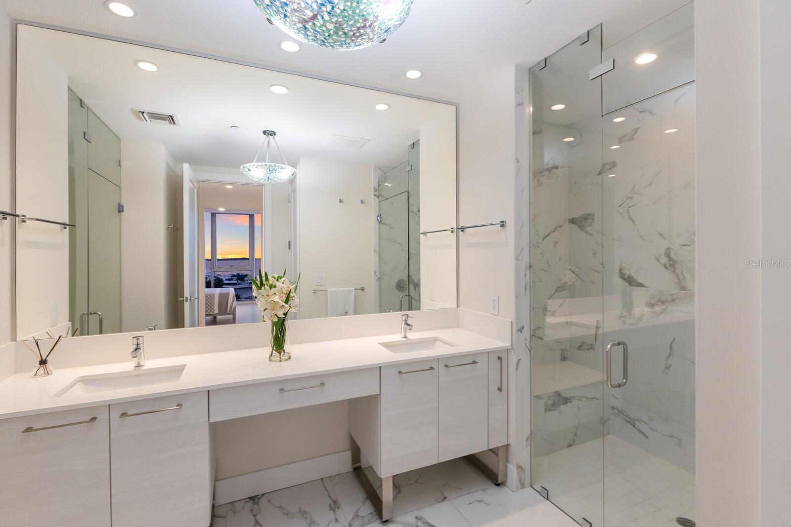 Image 19 of 47 For 1155 Gulfstream Avenue 406