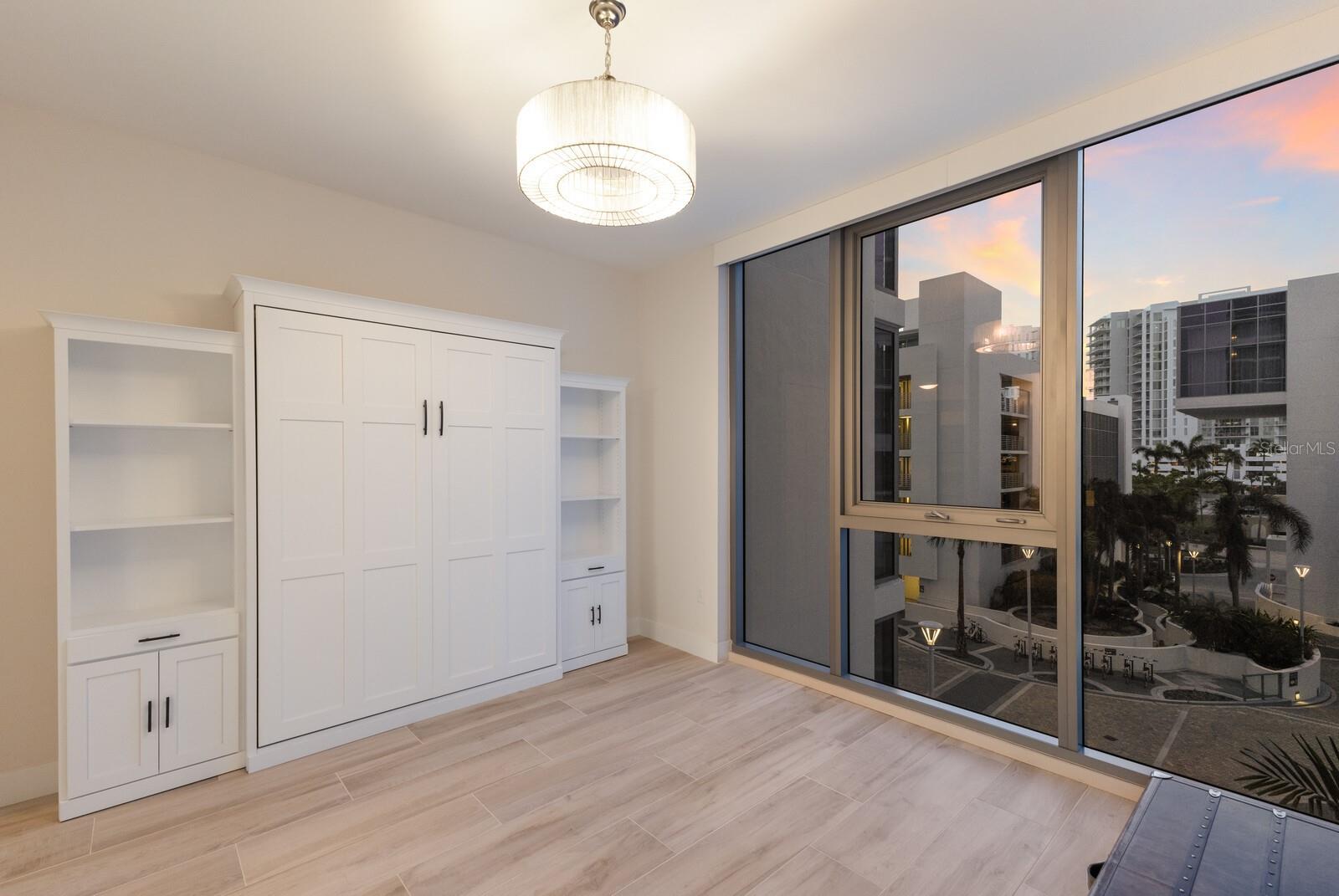 Image 22 of 47 For 1155 Gulfstream Avenue 406
