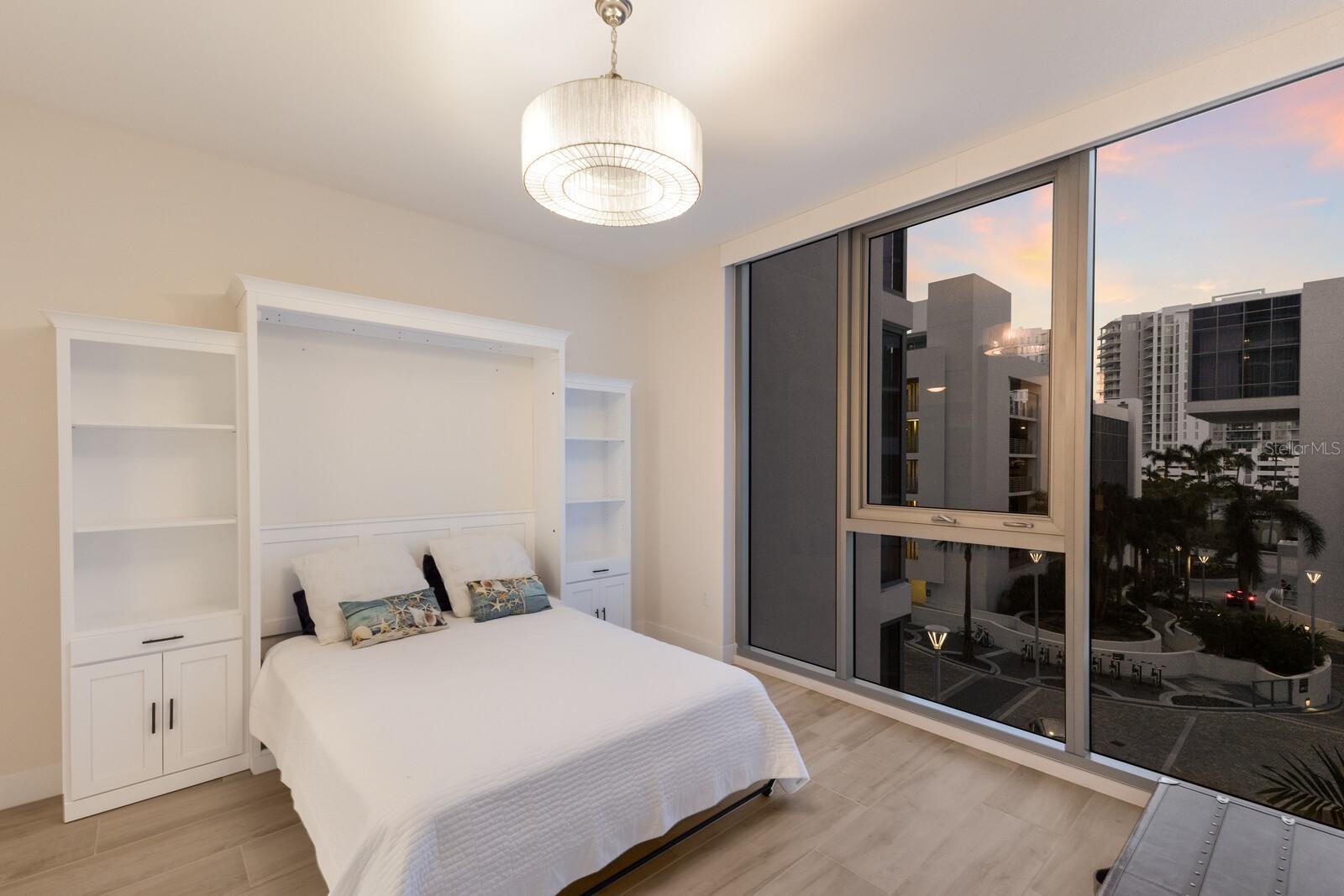 Image 23 of 47 For 1155 Gulfstream Avenue 406
