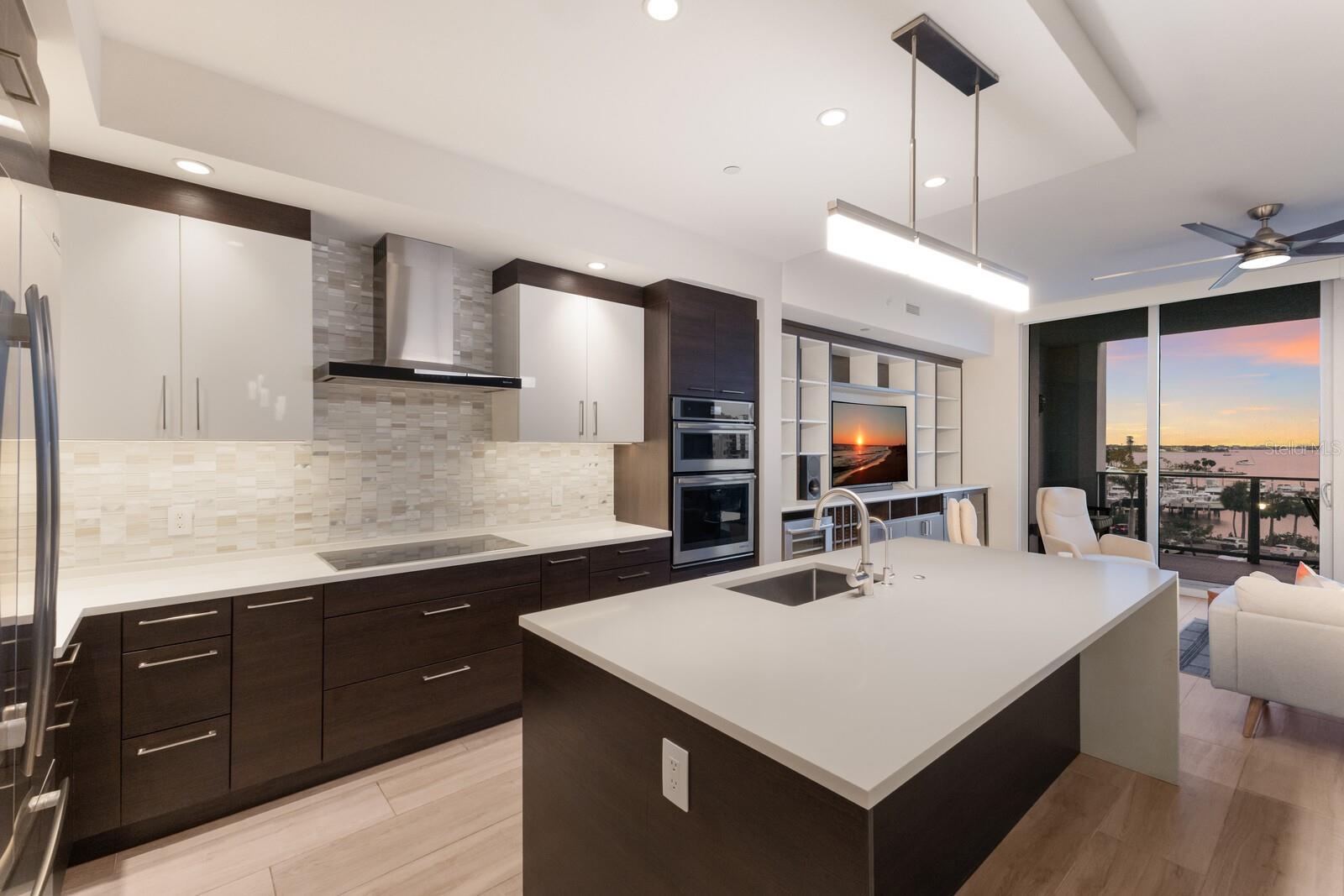 Image 5 of 47 For 1155 Gulfstream Avenue 406