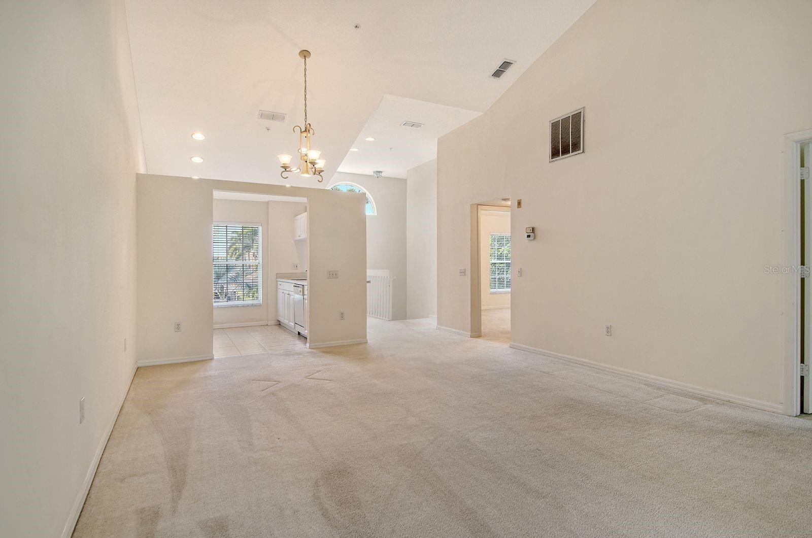 Image 14 of 60 For 8315 Glenrose Way 1421