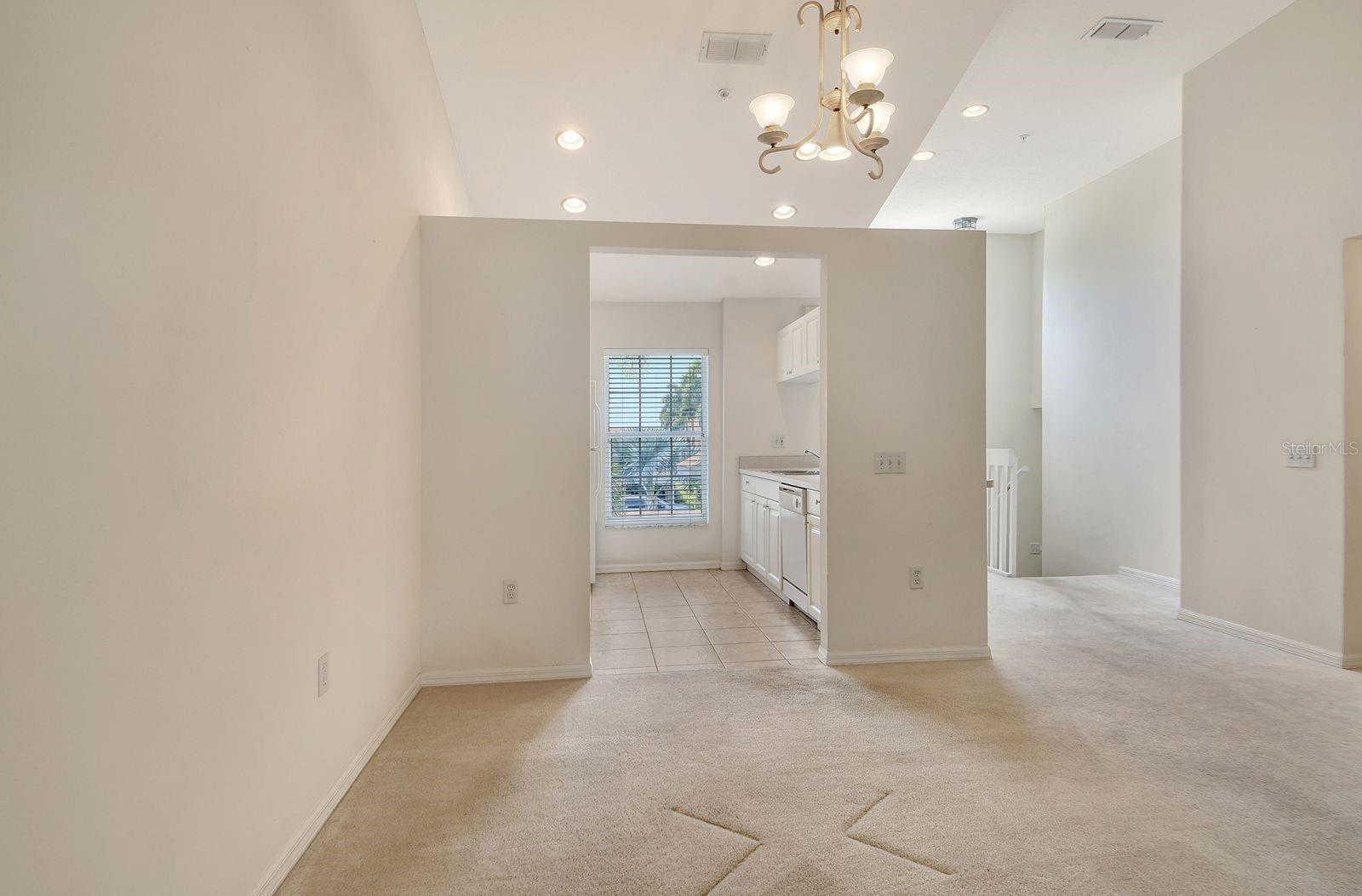 Image 15 of 60 For 8315 Glenrose Way 1421