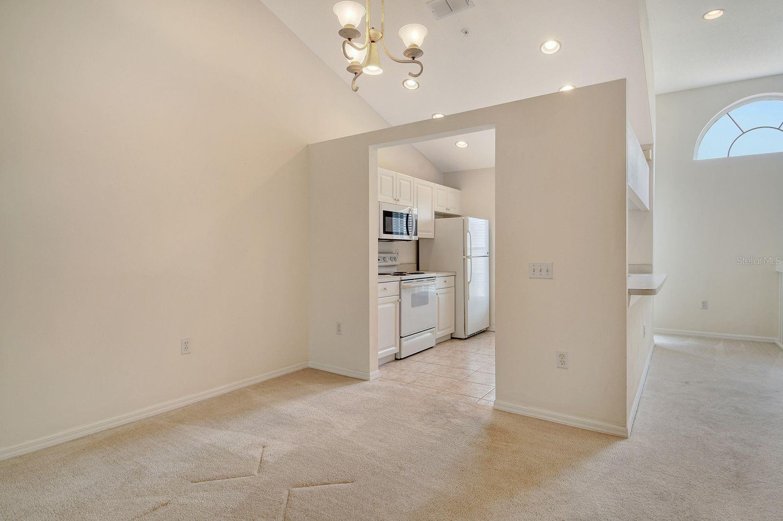 Image 16 of 60 For 8315 Glenrose Way 1421