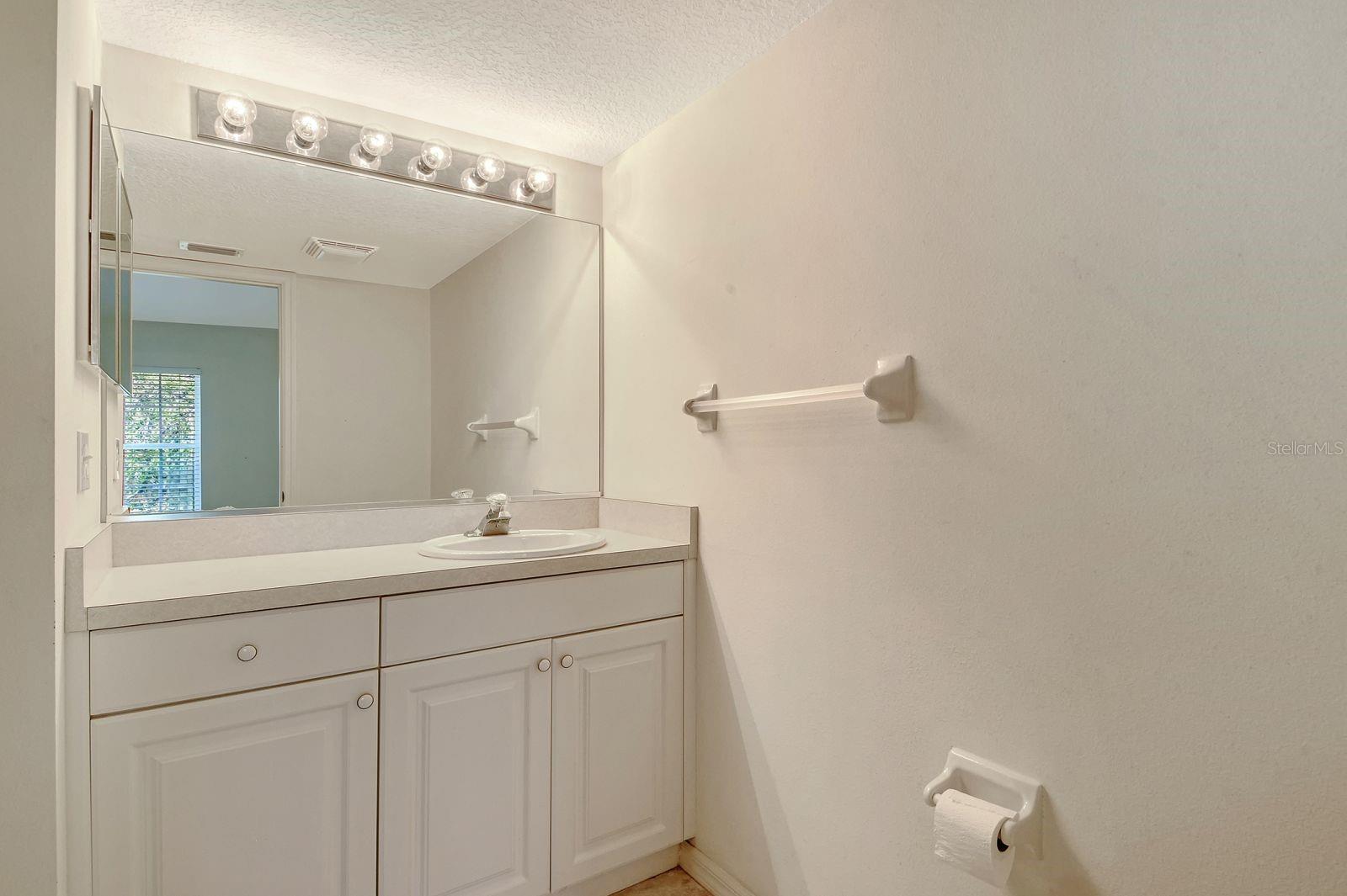 Image 22 of 60 For 8315 Glenrose Way 1421