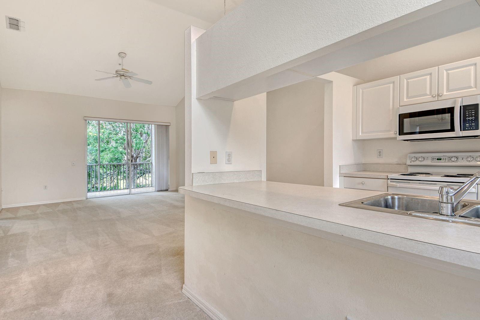 Image 5 of 60 For 8315 Glenrose Way 1421