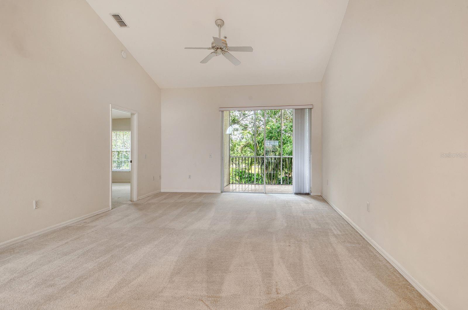 Image 7 of 60 For 8315 Glenrose Way 1421