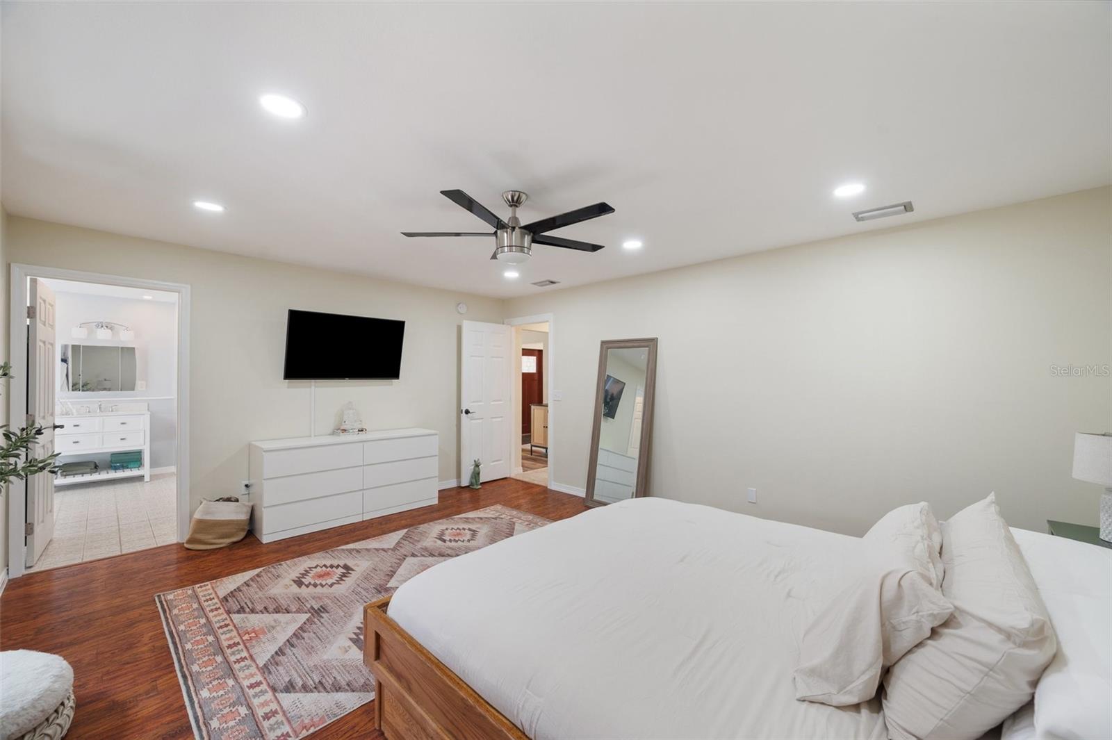 Image 26 of 66 For 3006 Wister Circle