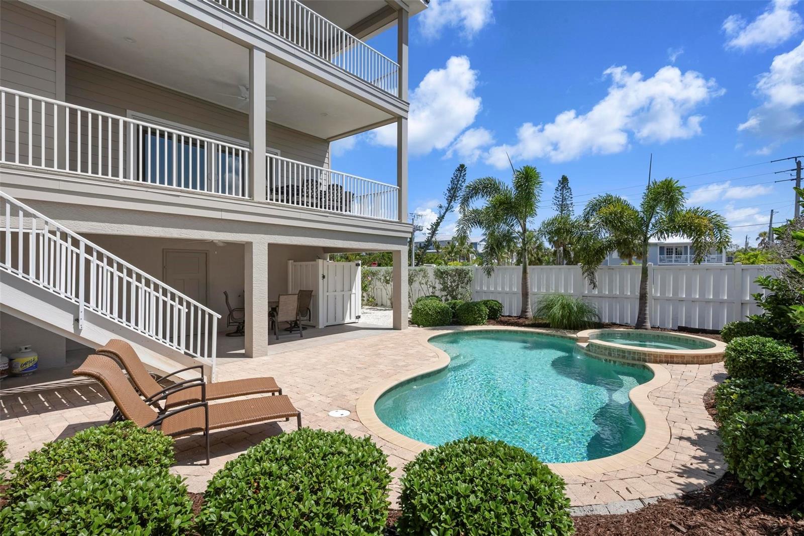 Image 4 of 66 For 215 65th Street