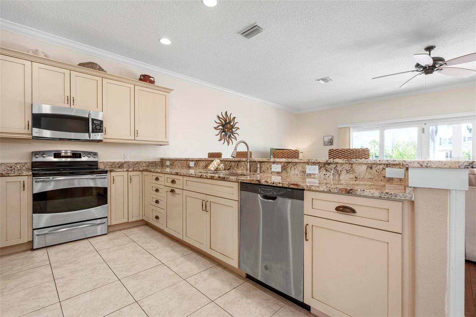 Image 7 of 66 For 215 65th Street