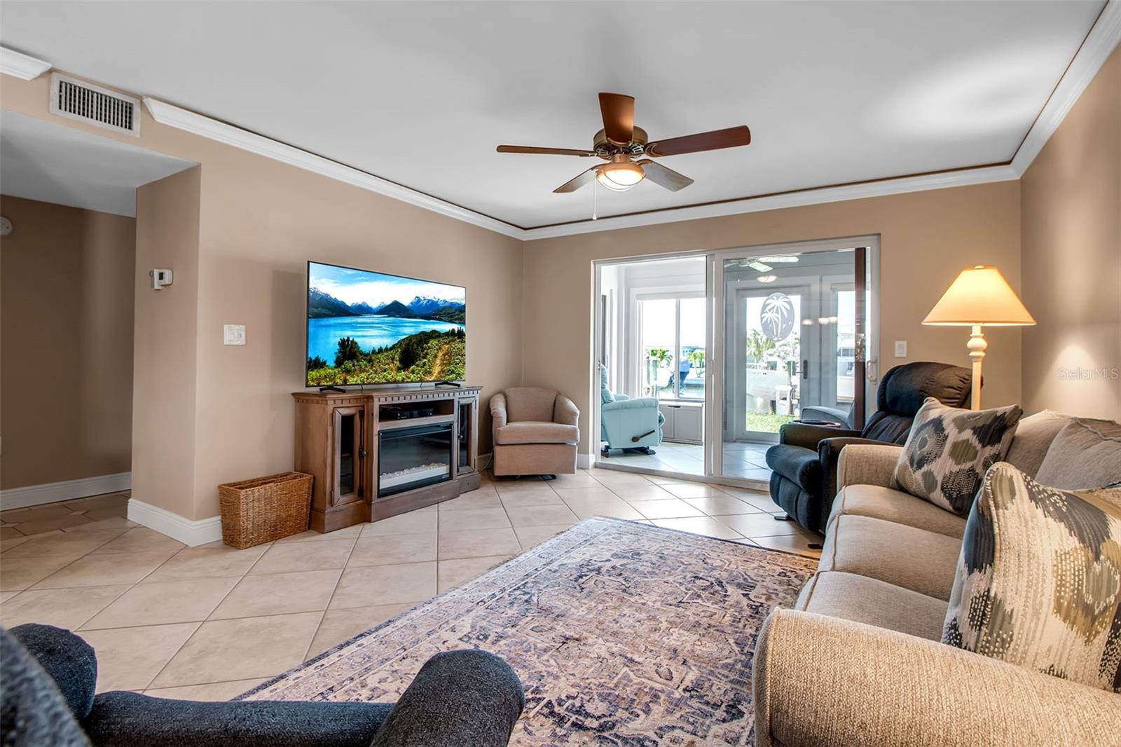 Image 20 of 54 For 10423 Waterbird Way 10423