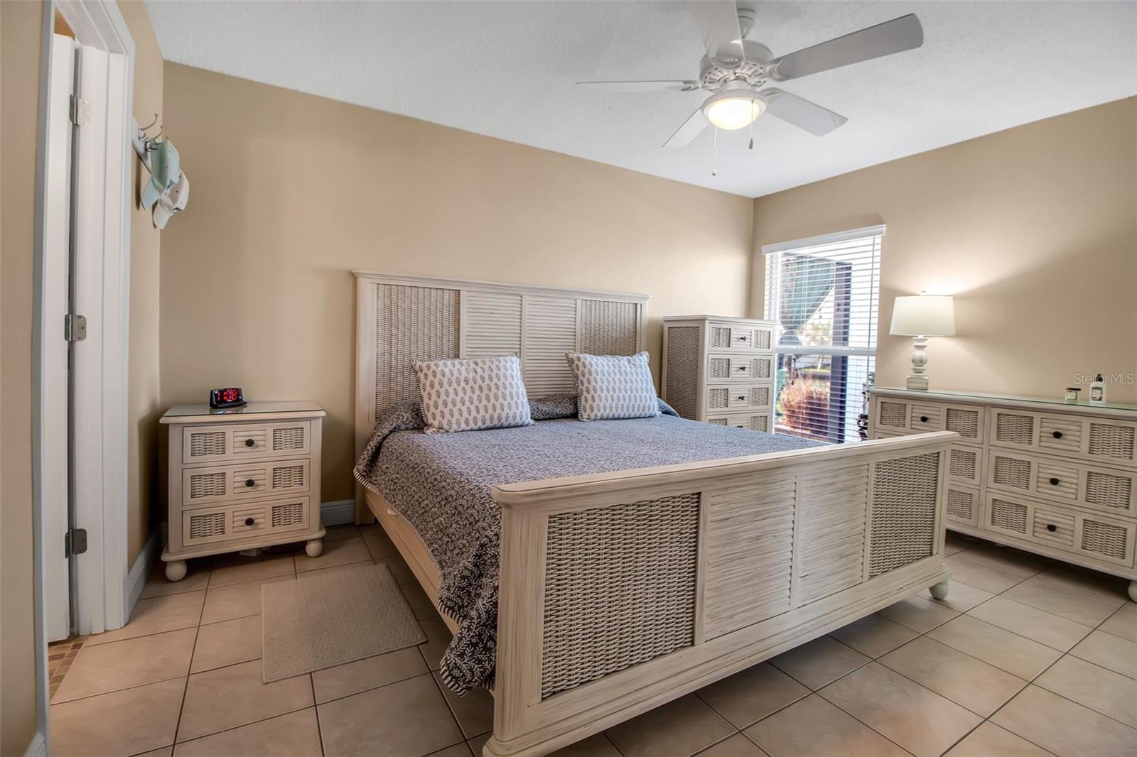 Image 27 of 54 For 10423 Waterbird Way 10423