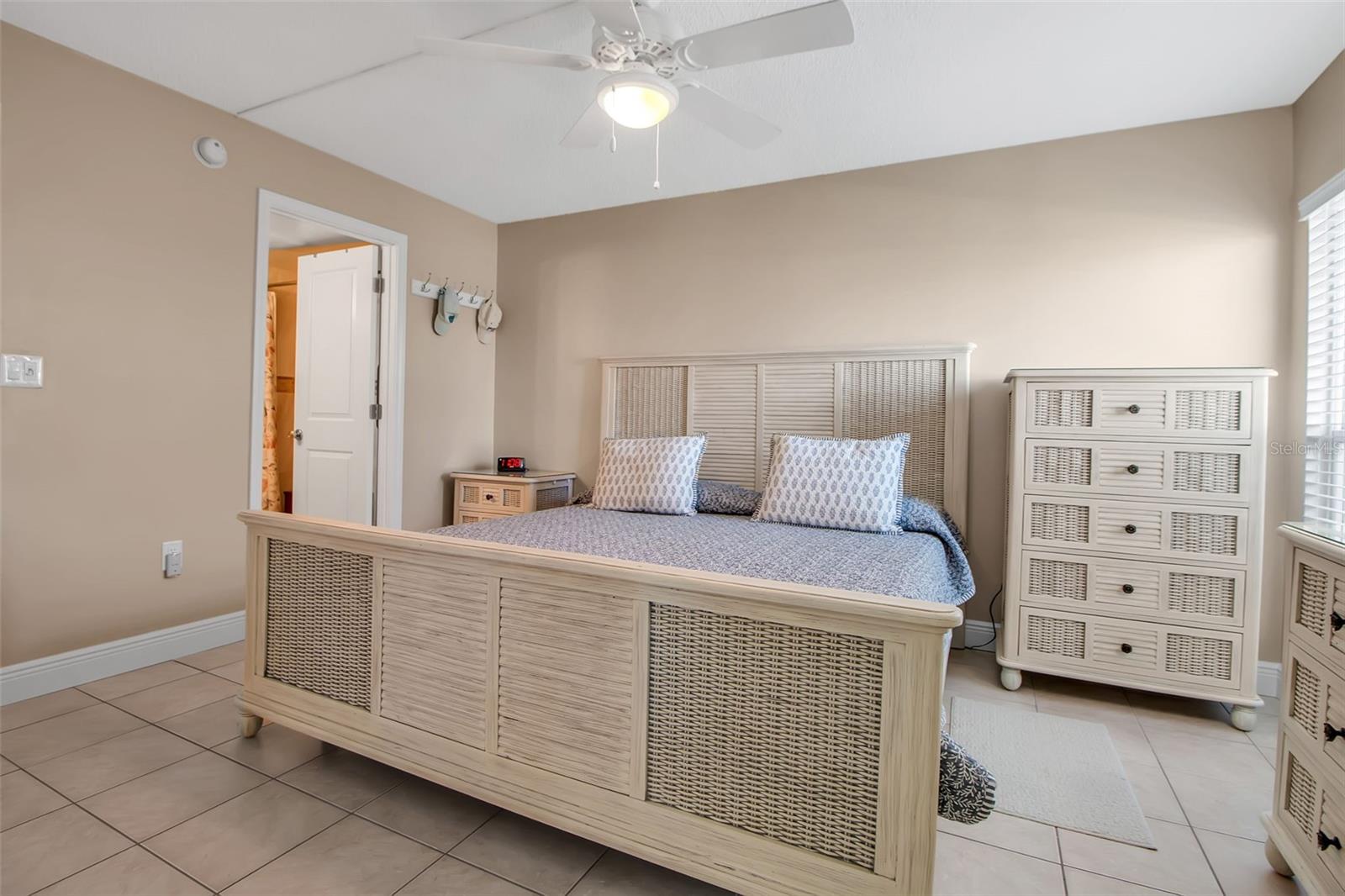 Image 28 of 54 For 10423 Waterbird Way 10423