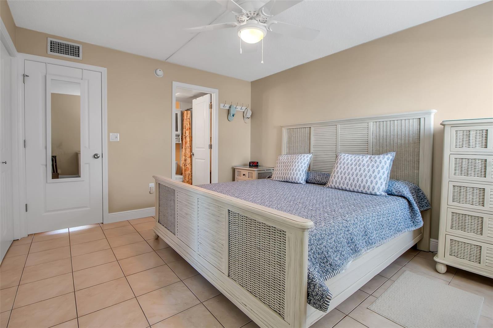 Image 29 of 54 For 10423 Waterbird Way 10423