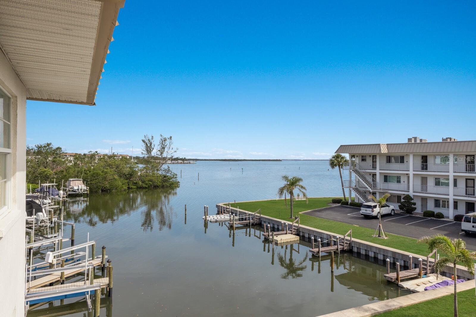 Image 4 of 53 For 3320 Gulf Of Mexico Drive 307c
