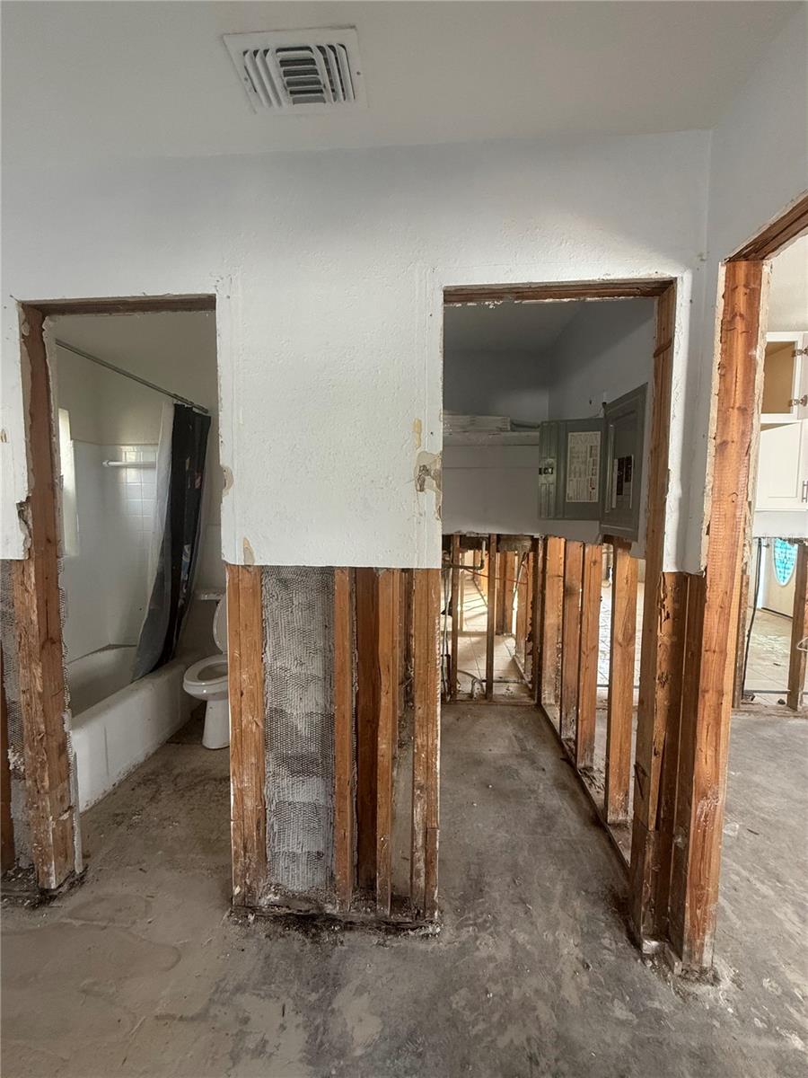 Image 8 of 16 For 232 147th Avenue E
