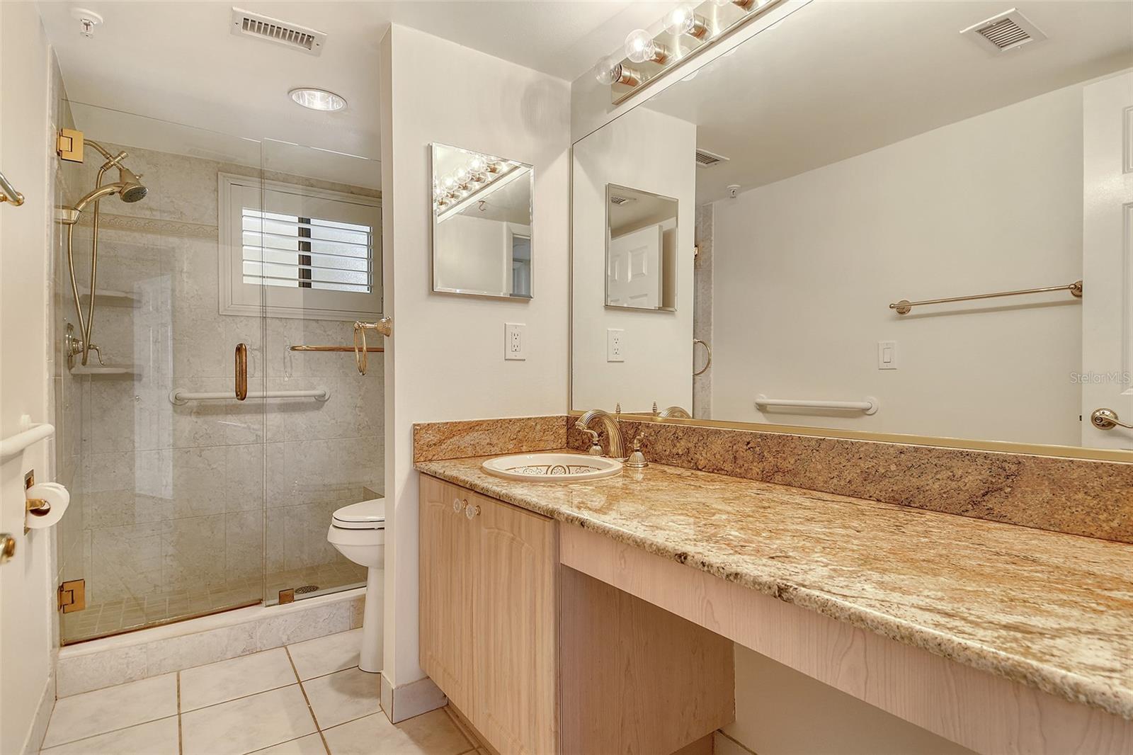 Image 33 of 41 For 2675 Gulf Of Mexico Drive 404