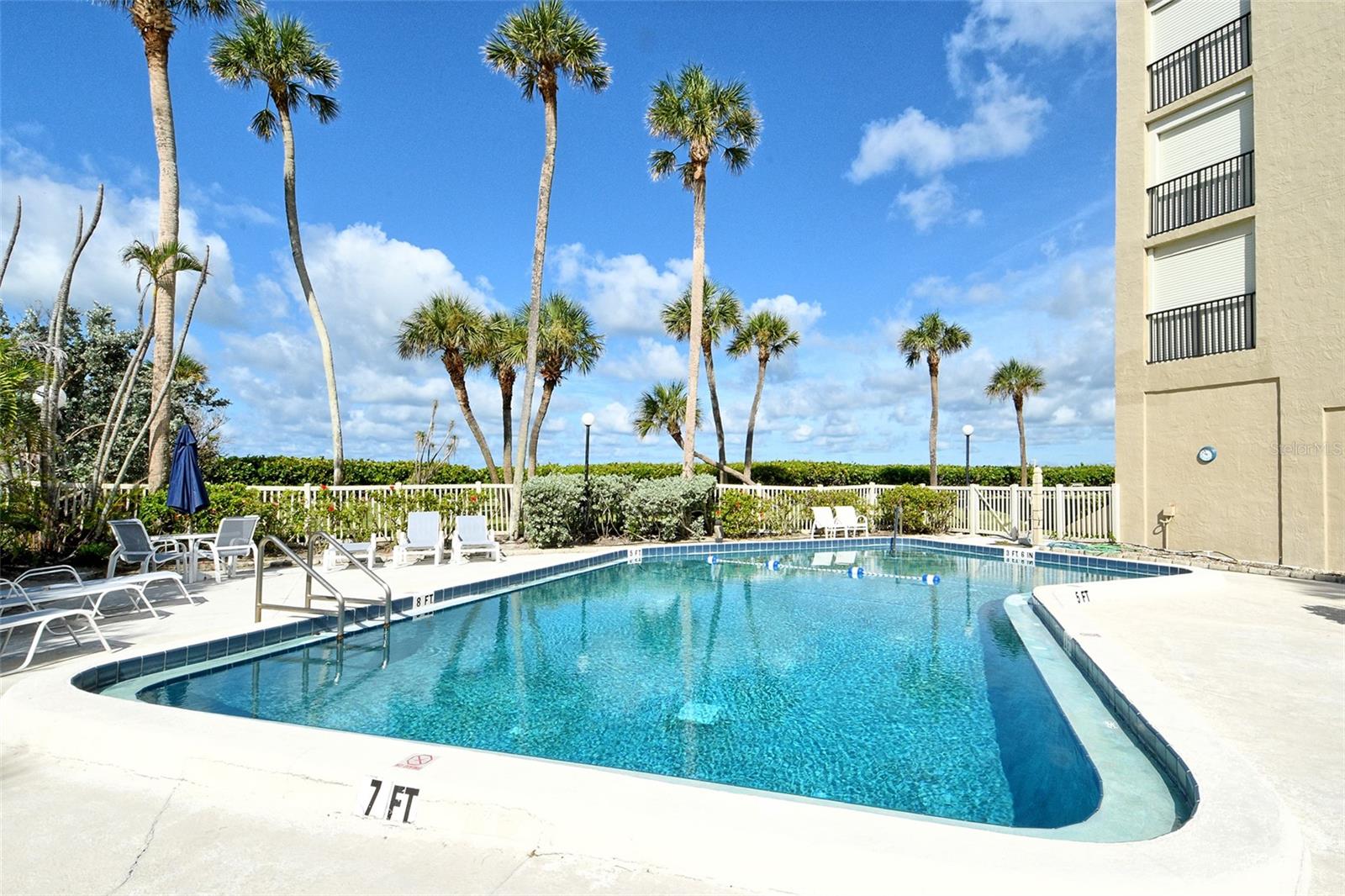 Image 38 of 41 For 2675 Gulf Of Mexico Drive 404