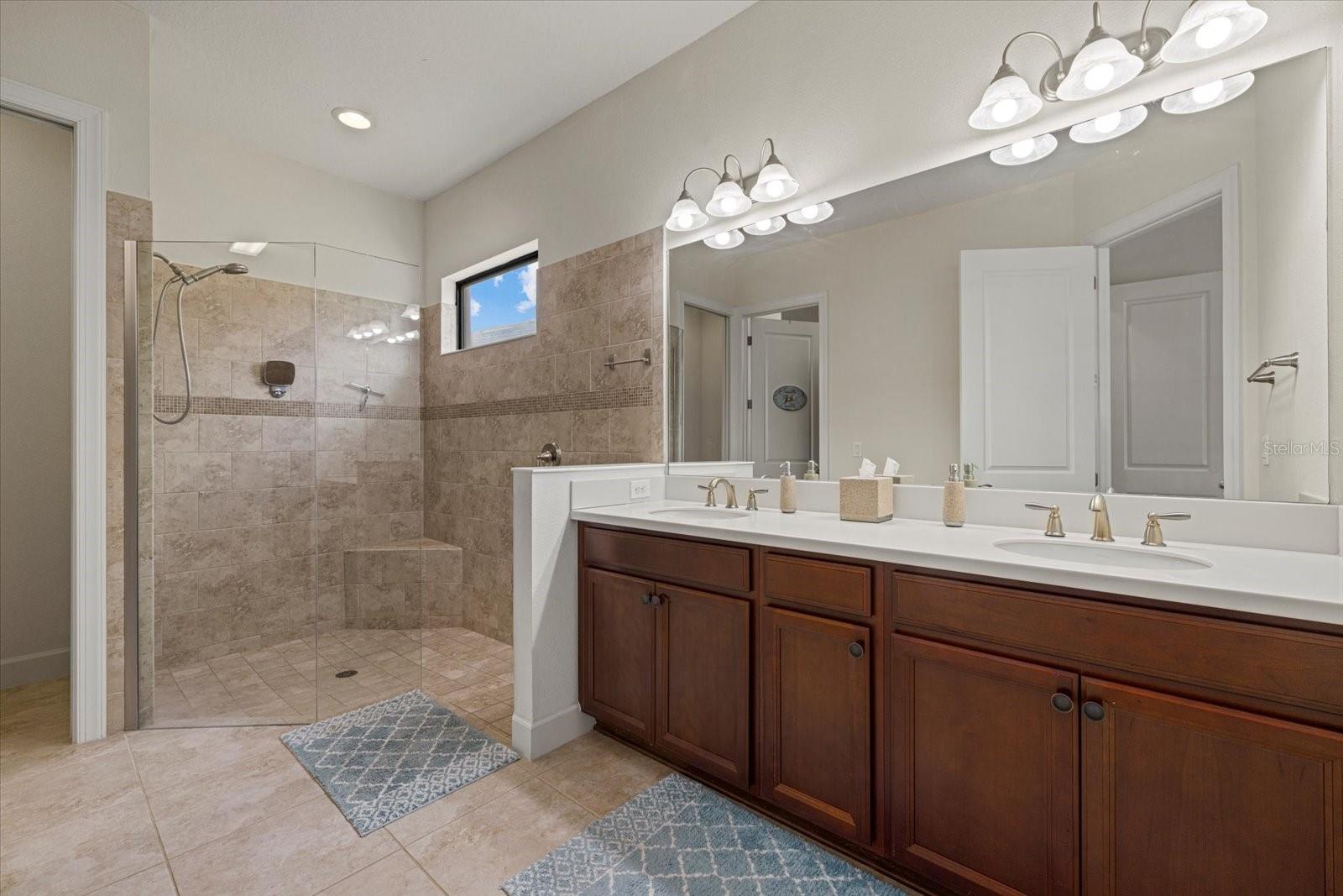 Image 21 of 43 For 9769 Highland Park Place