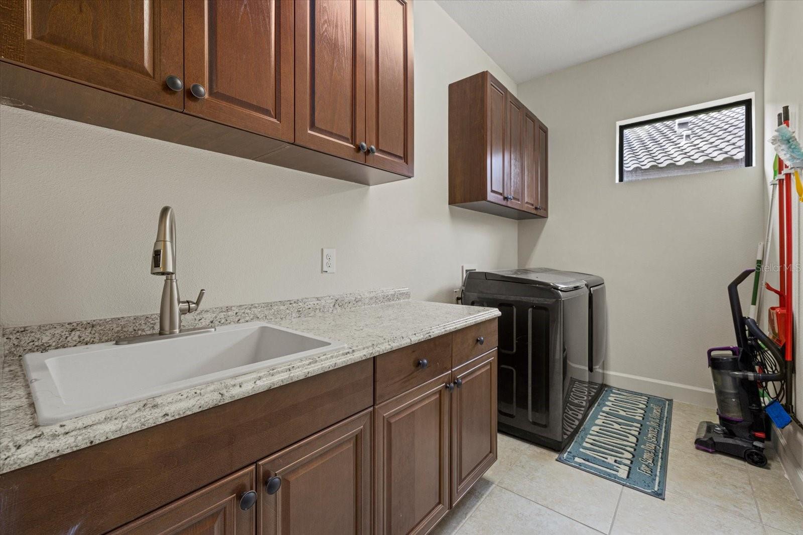 Image 26 of 43 For 9769 Highland Park Place