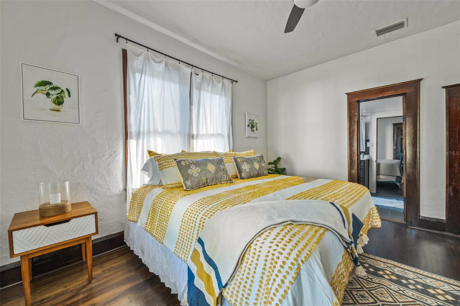Image 11 of 40 For 720 37th Street W