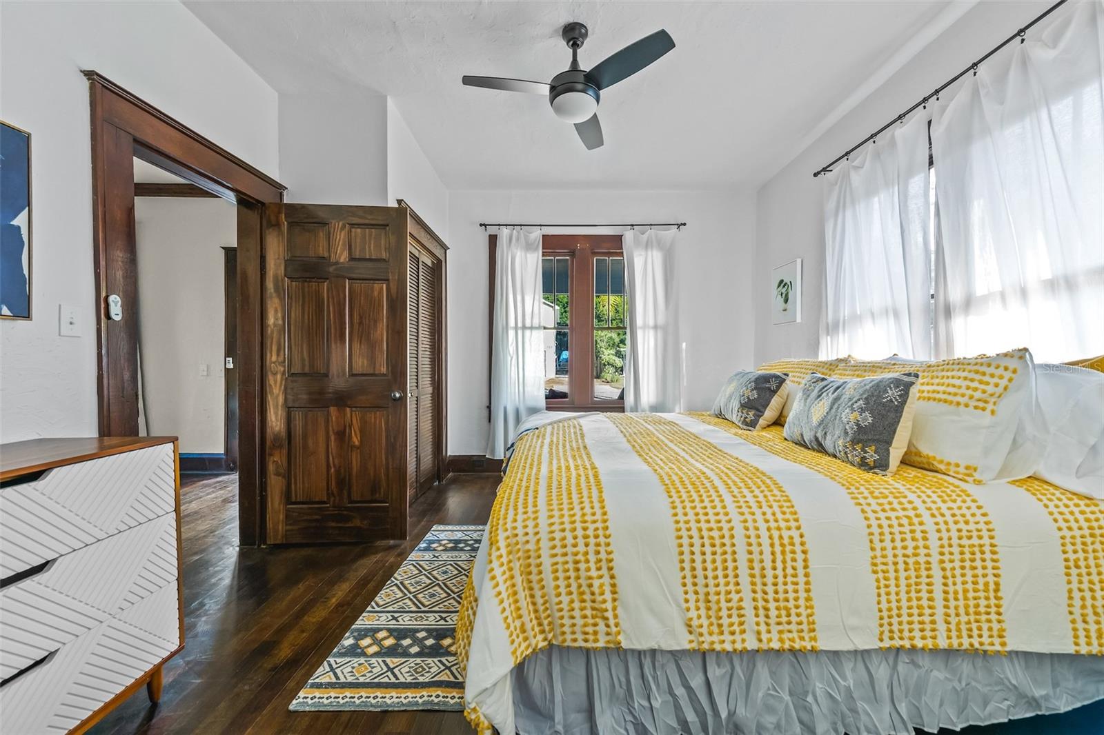 Image 12 of 40 For 720 37th Street W