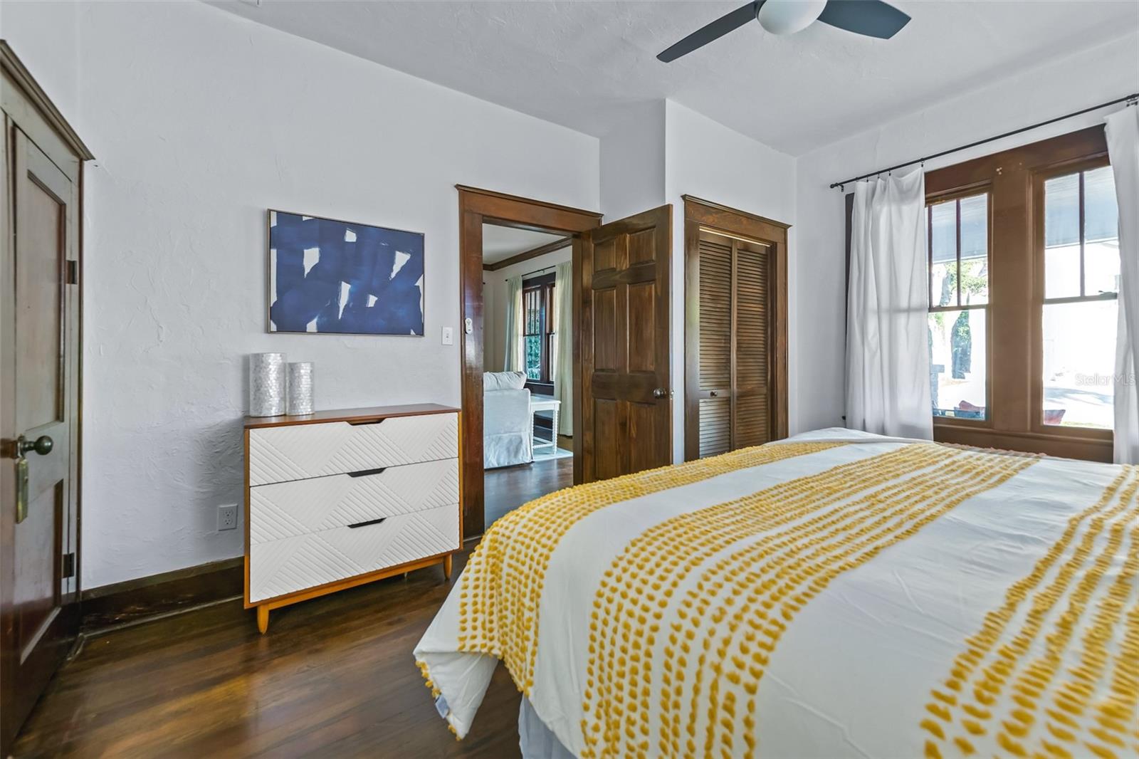 Image 13 of 40 For 720 37th Street W