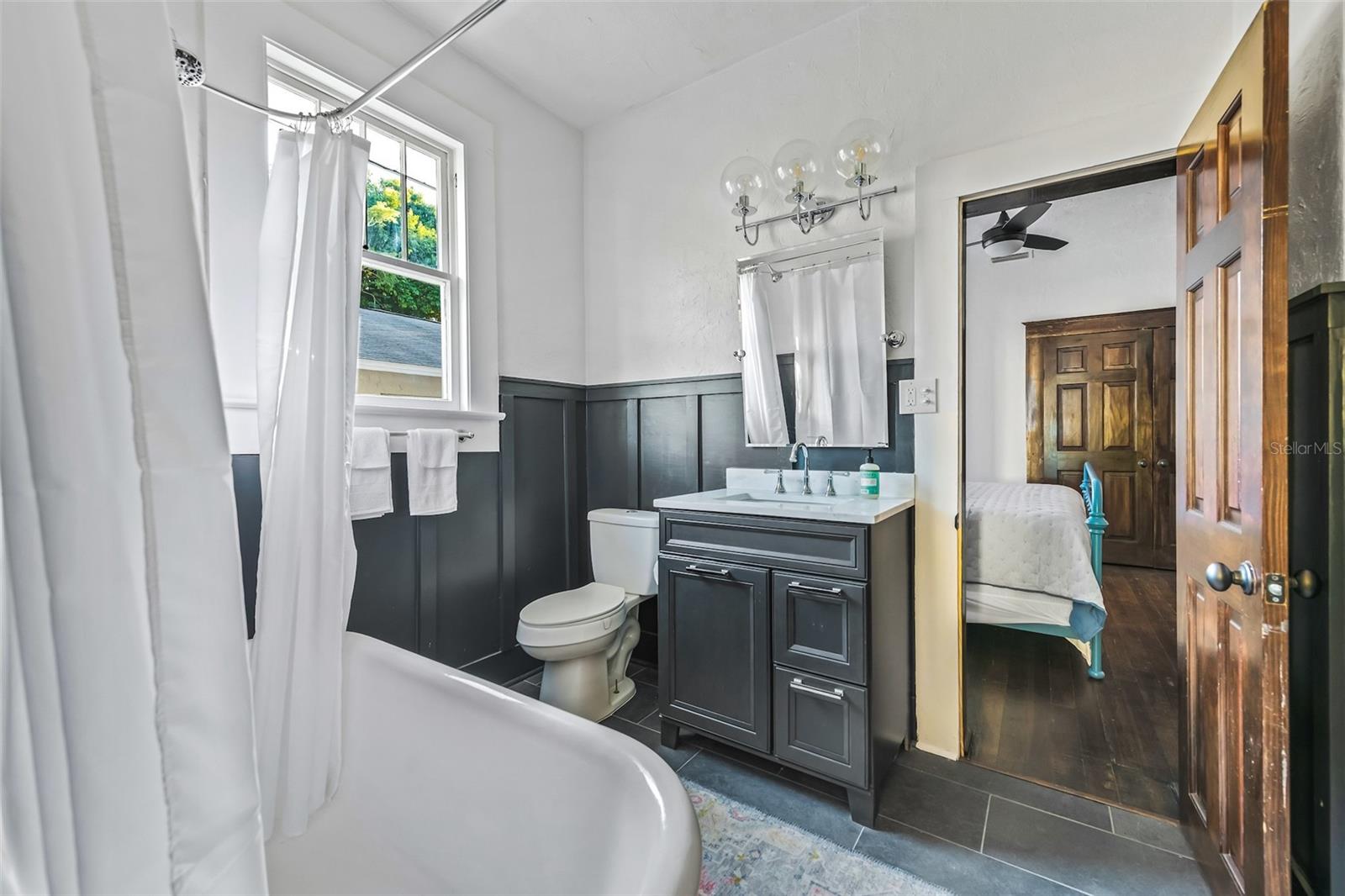 Image 14 of 40 For 720 37th Street W