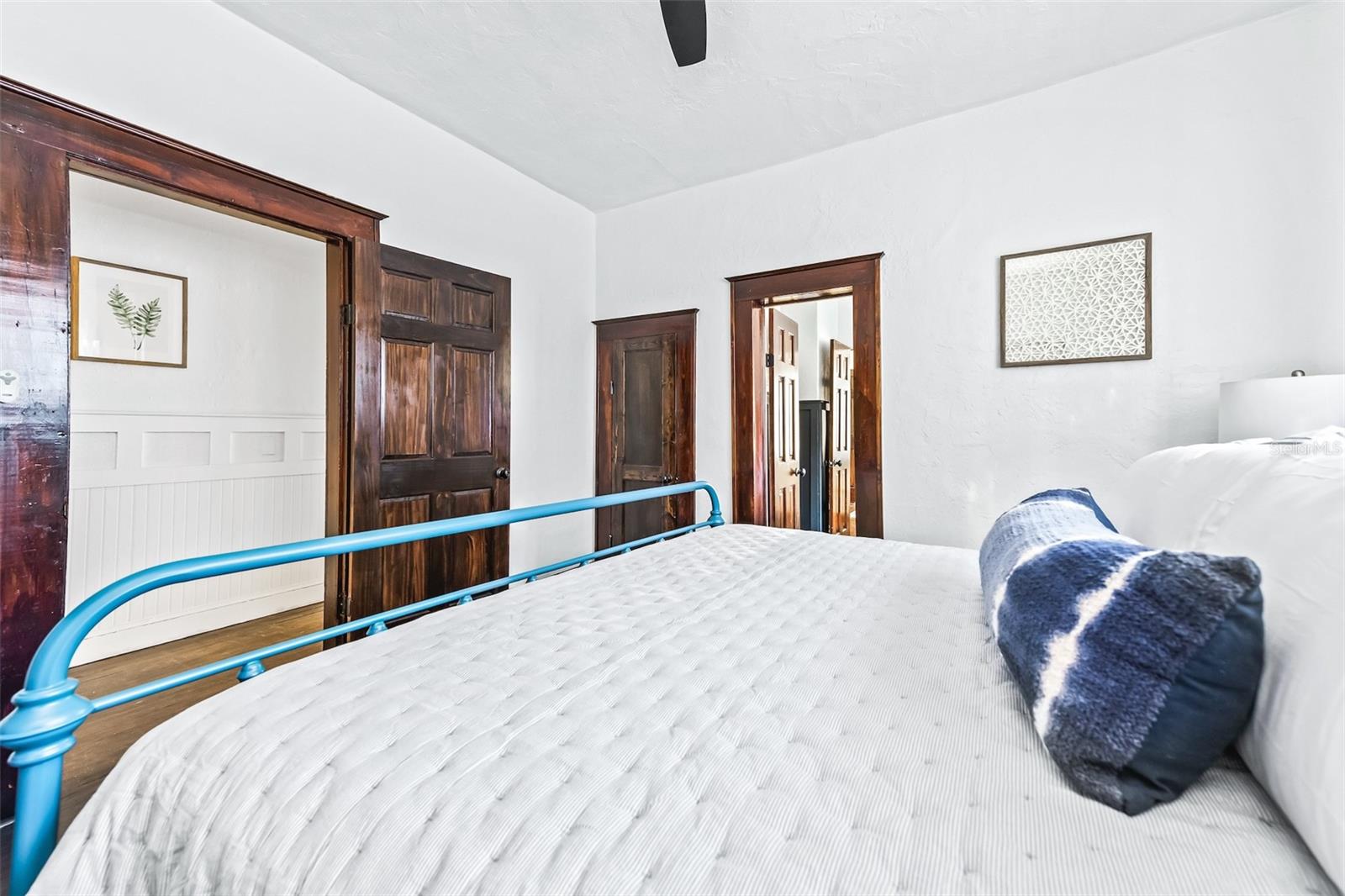 Image 22 of 40 For 720 37th Street W