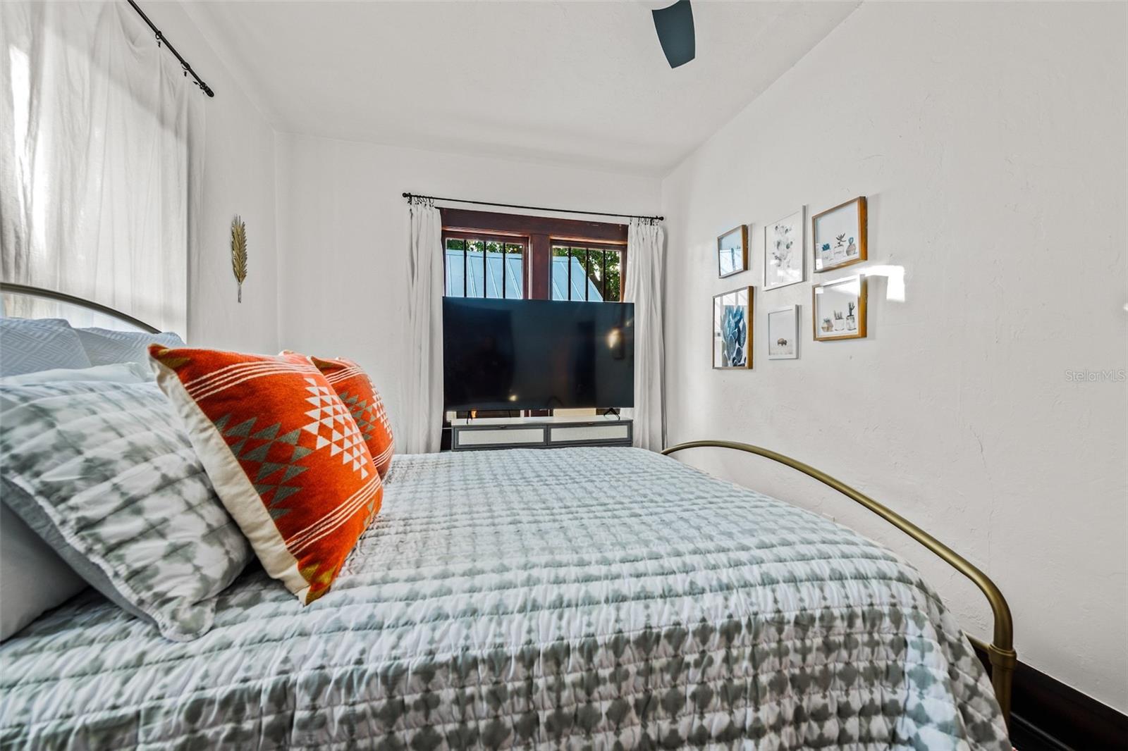 Image 26 of 40 For 720 37th Street W