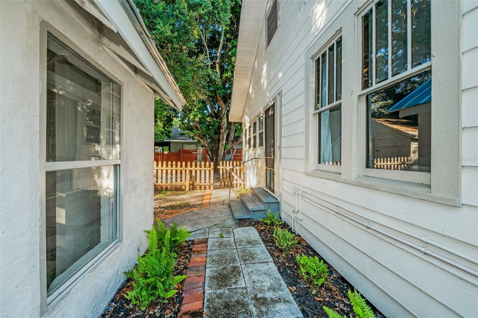 Image 37 of 40 For 720 37th Street W