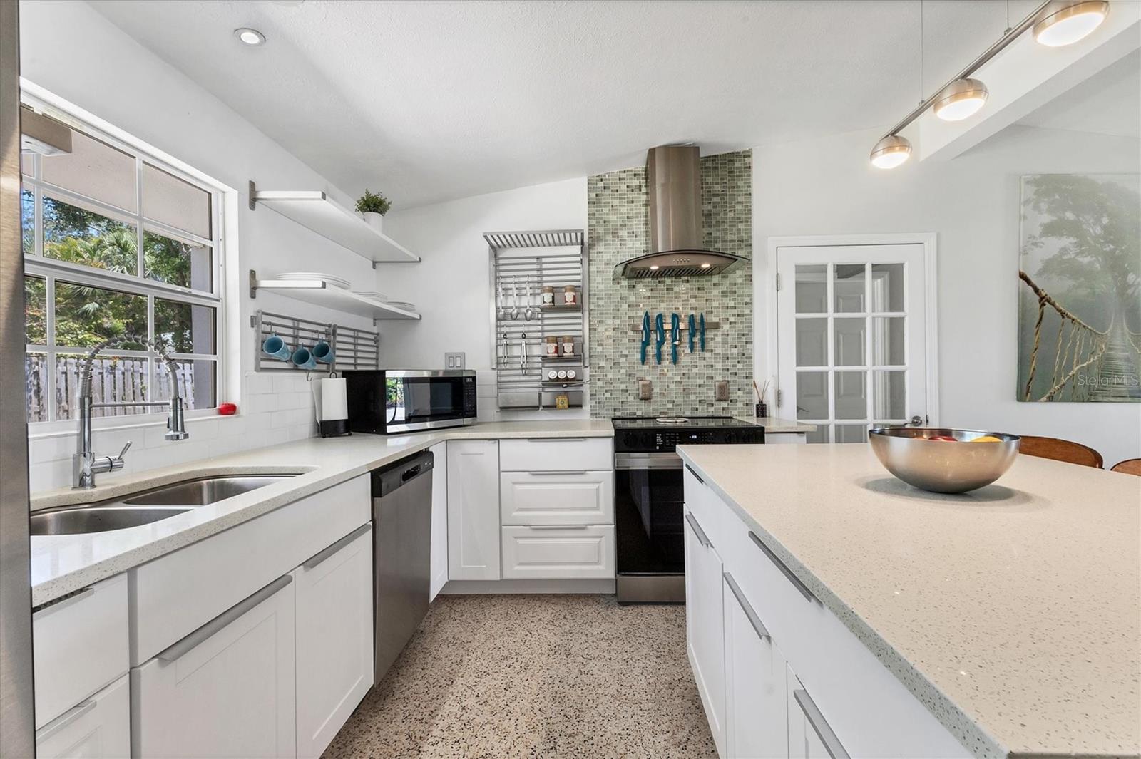 Image 5 of 42 For 6931 Magellan Way