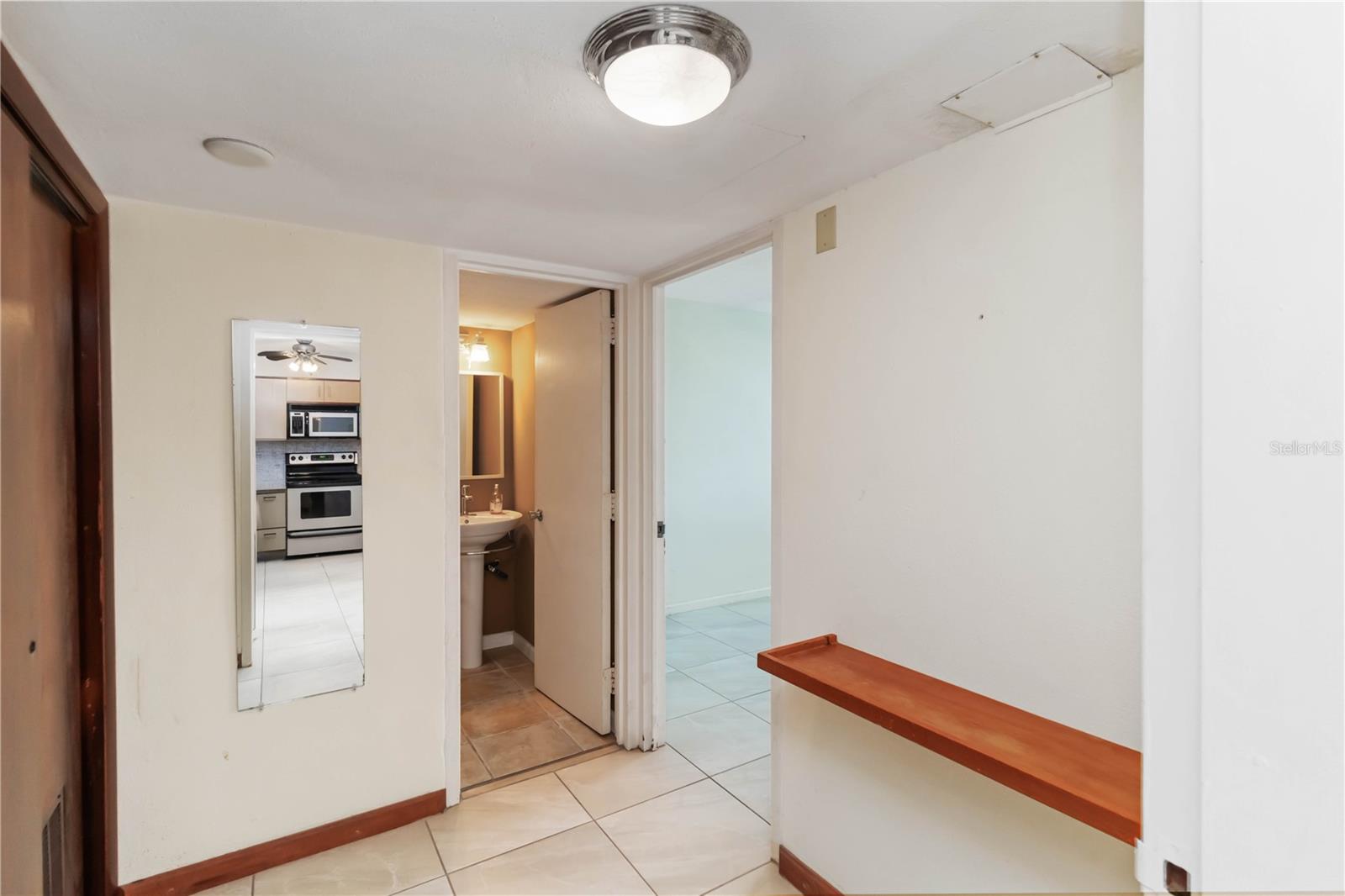 Image 11 of 24 For 33 Gulfstream Avenue 502