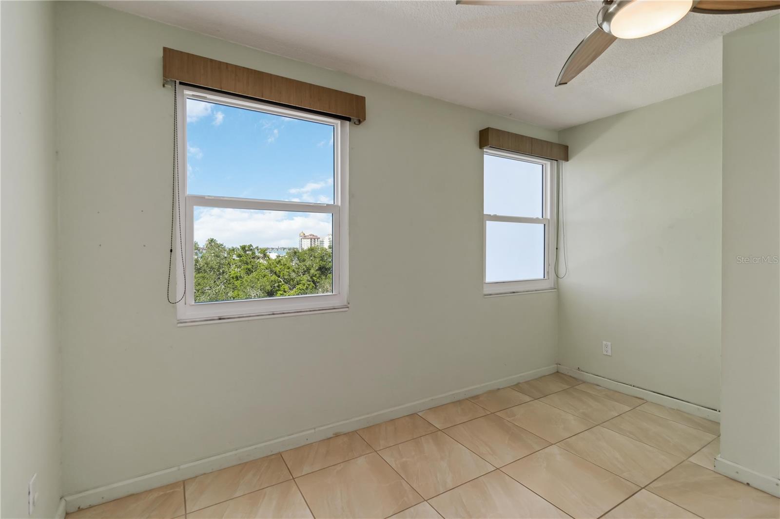 Image 15 of 24 For 33 Gulfstream Avenue 502