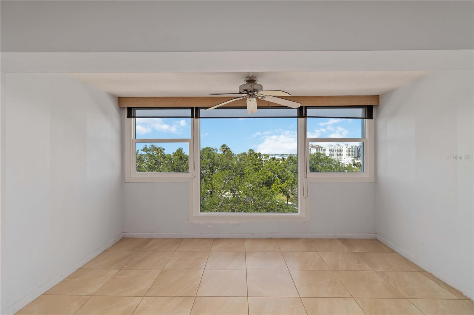 Image 9 of 24 For 33 Gulfstream Avenue 502