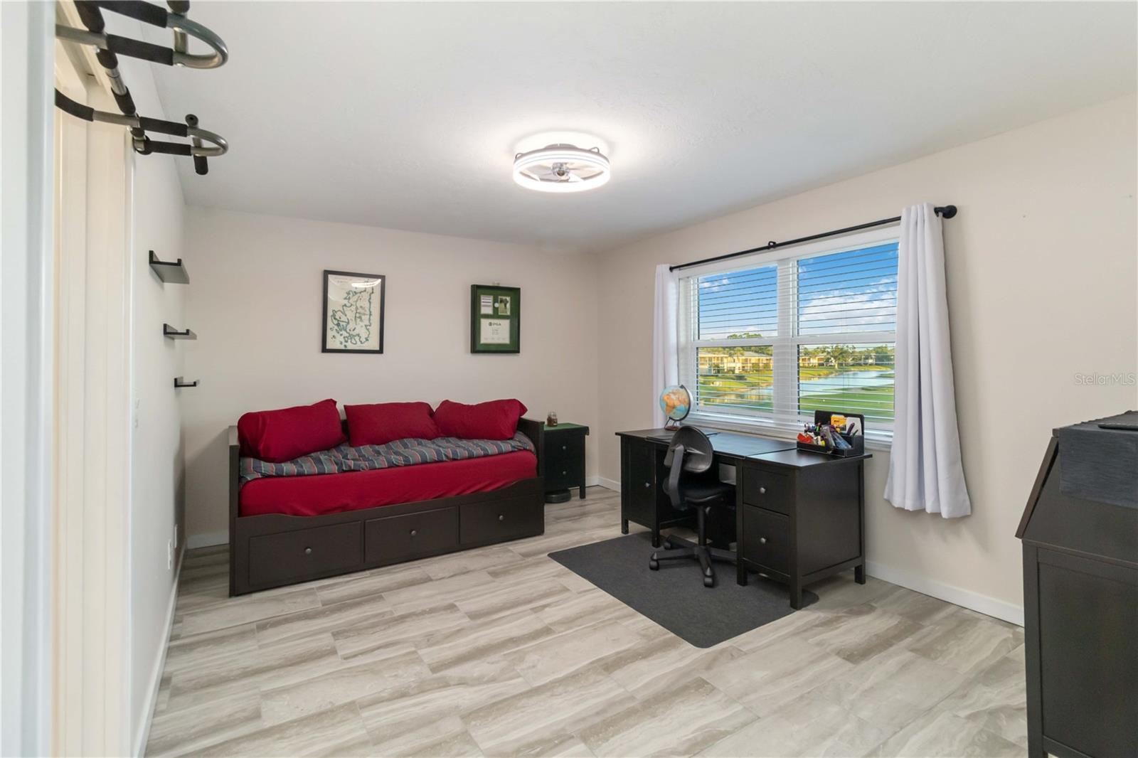 Image 16 of 50 For 6999 Country Club Drive N 224