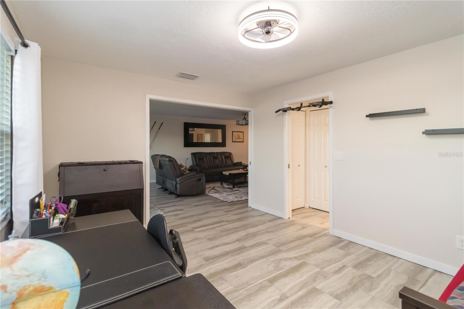 Image 18 of 50 For 6999 Country Club Drive N 224