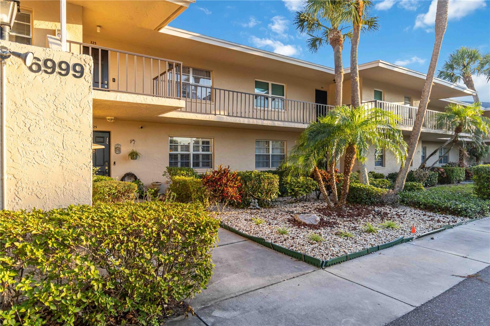 Image 3 of 50 For 6999 Country Club Drive N 224