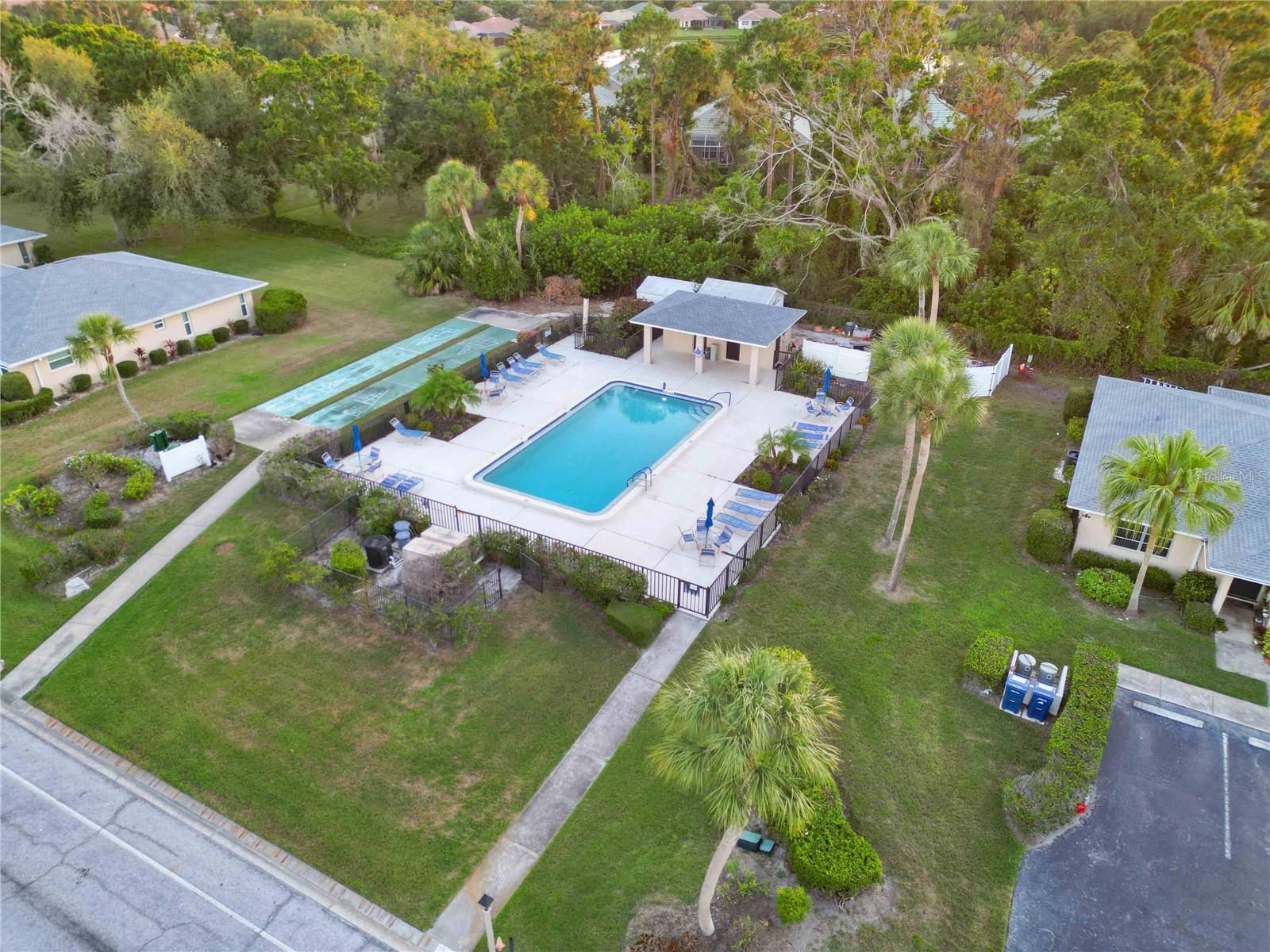 Image 39 of 50 For 6999 Country Club Drive N 224