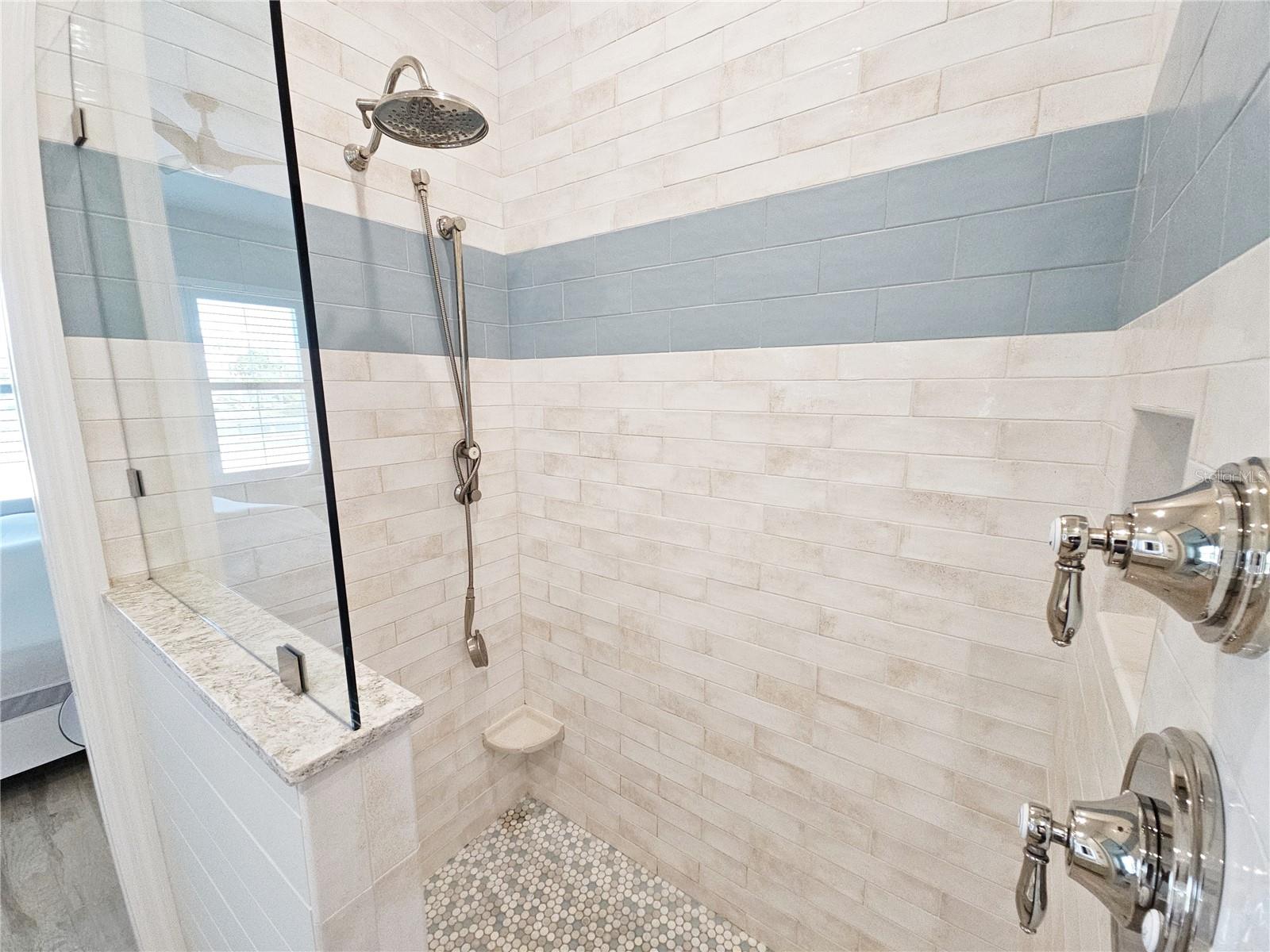 Image 16 of 56 For 311 Compass Point Drive 101