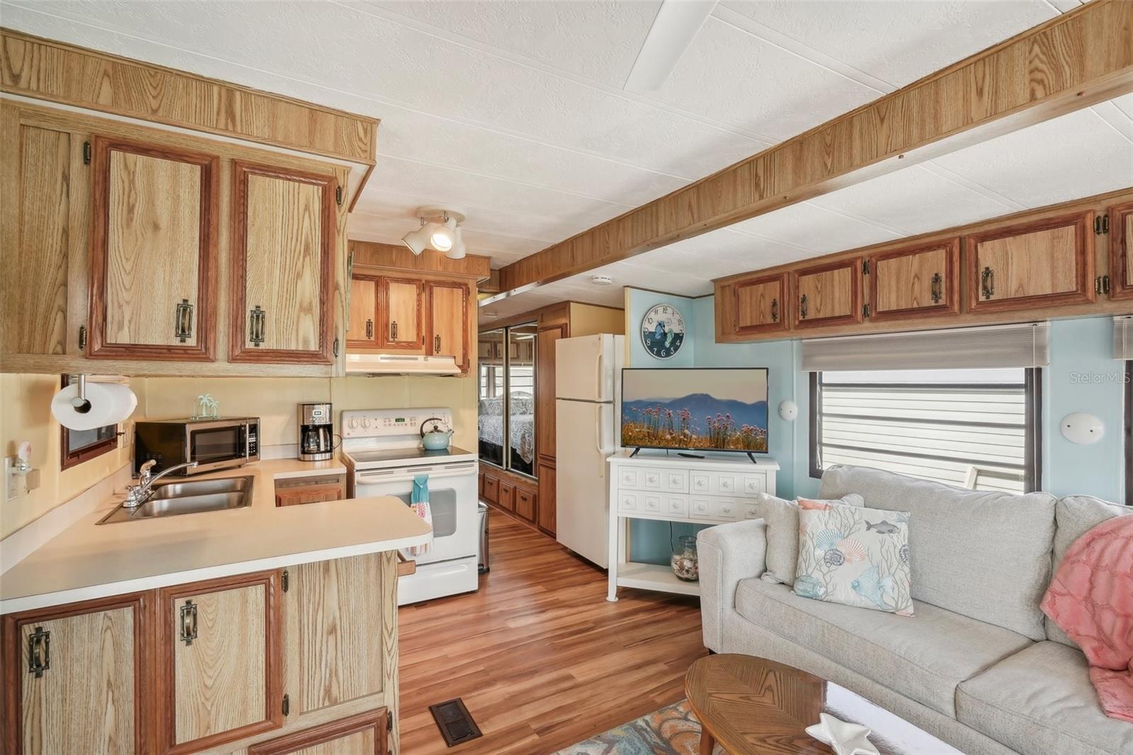 Image 4 of 13 For 1475 Flamingo Drive 170