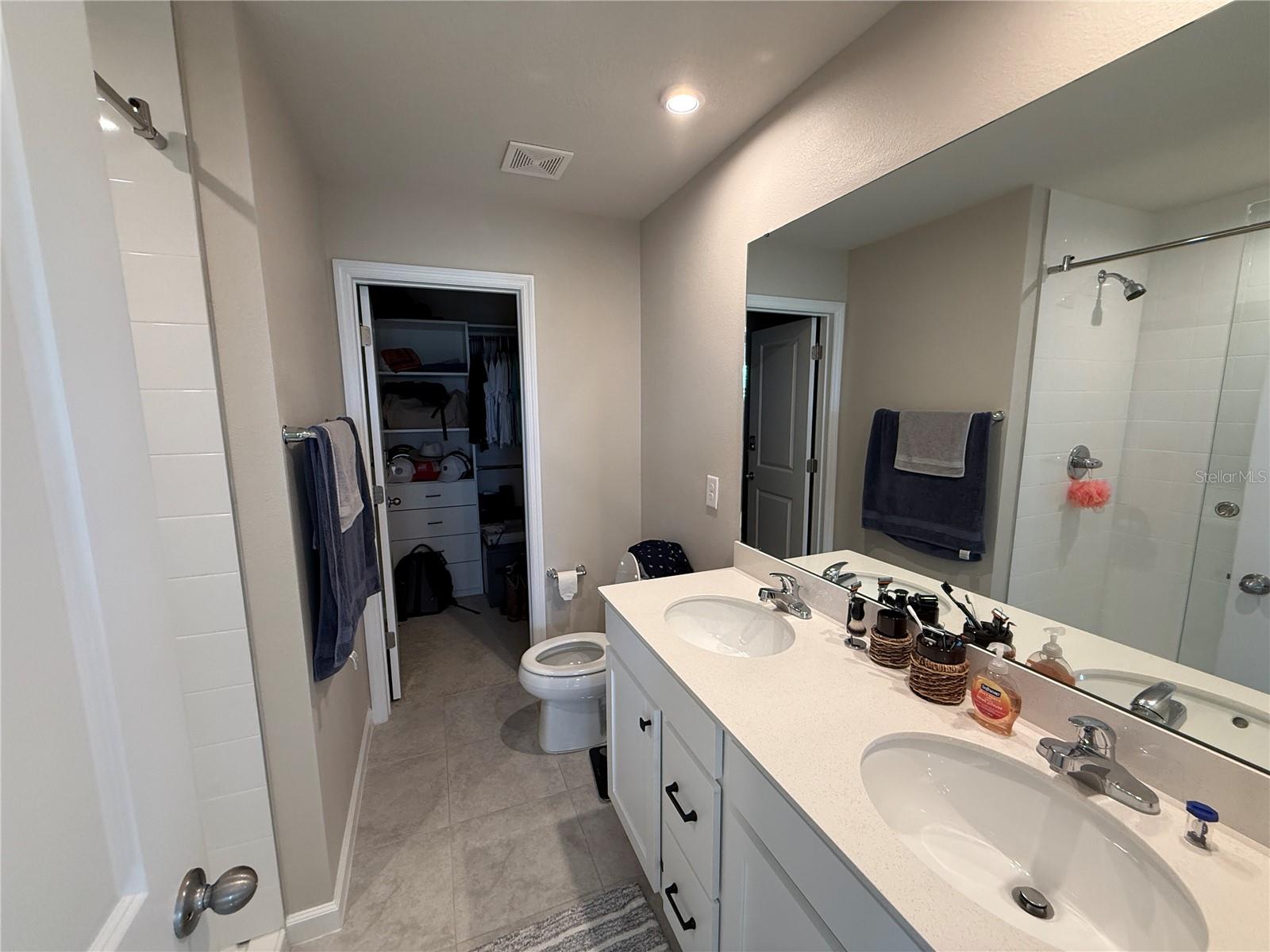 Listing photo id 10 for 14236 Crimson Avenue