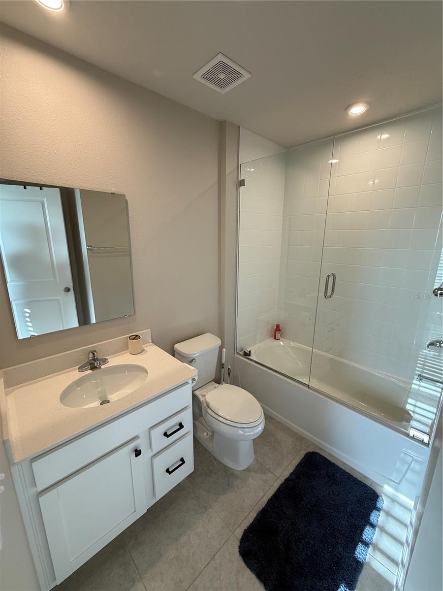 Listing photo id 13 for 14236 Crimson Avenue