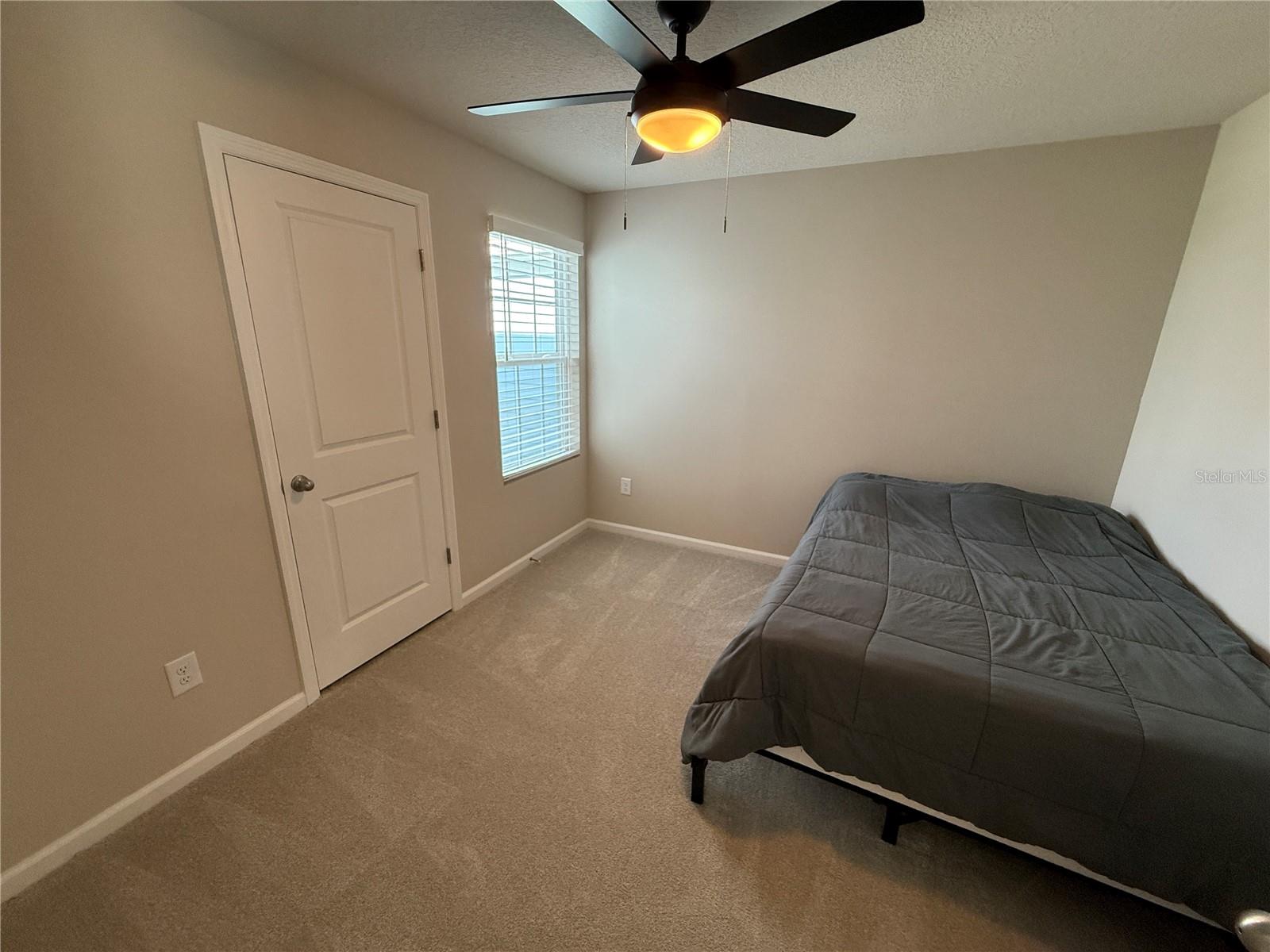 Listing photo id 14 for 14236 Crimson Avenue