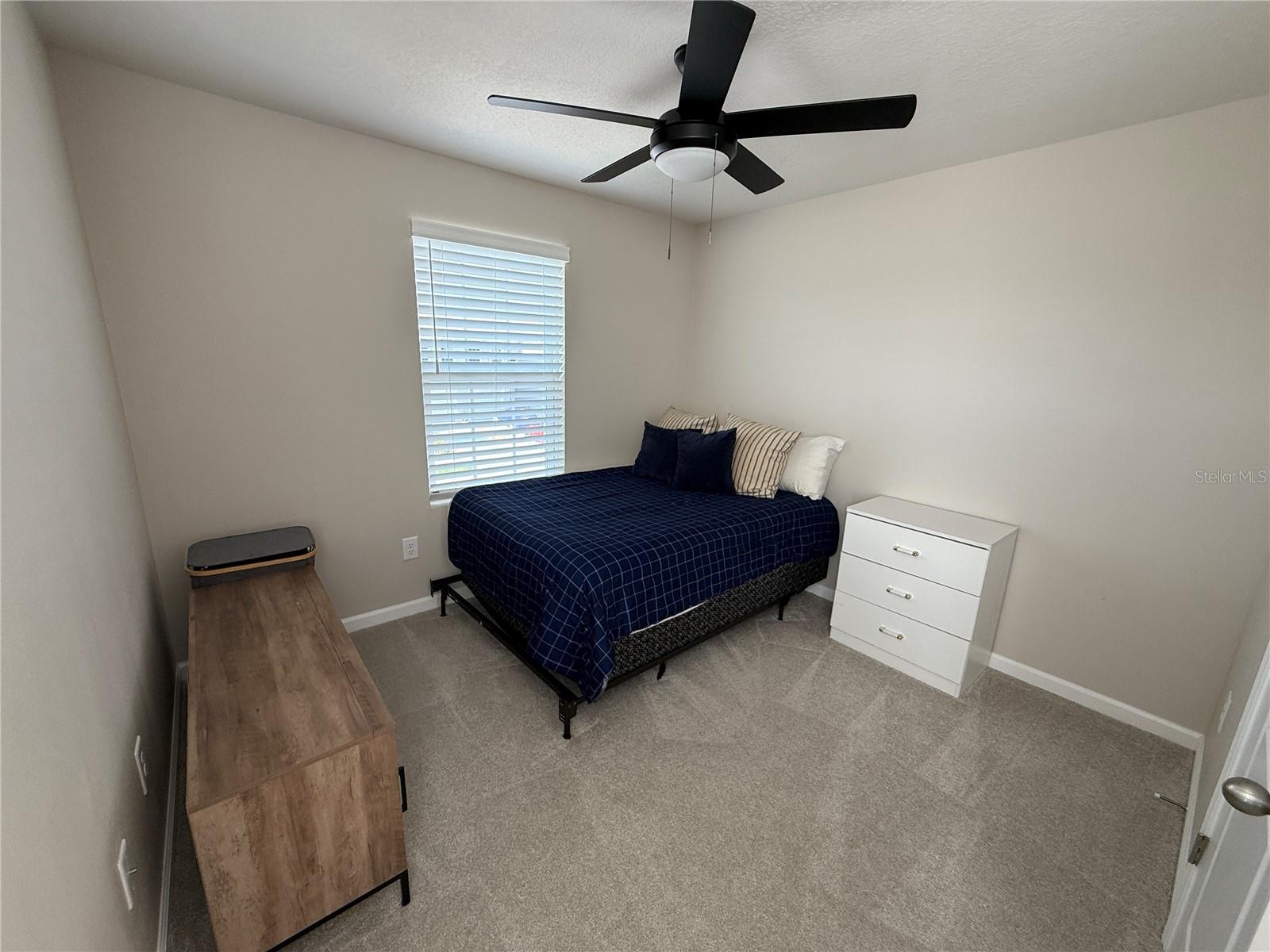 Listing photo id 15 for 14236 Crimson Avenue